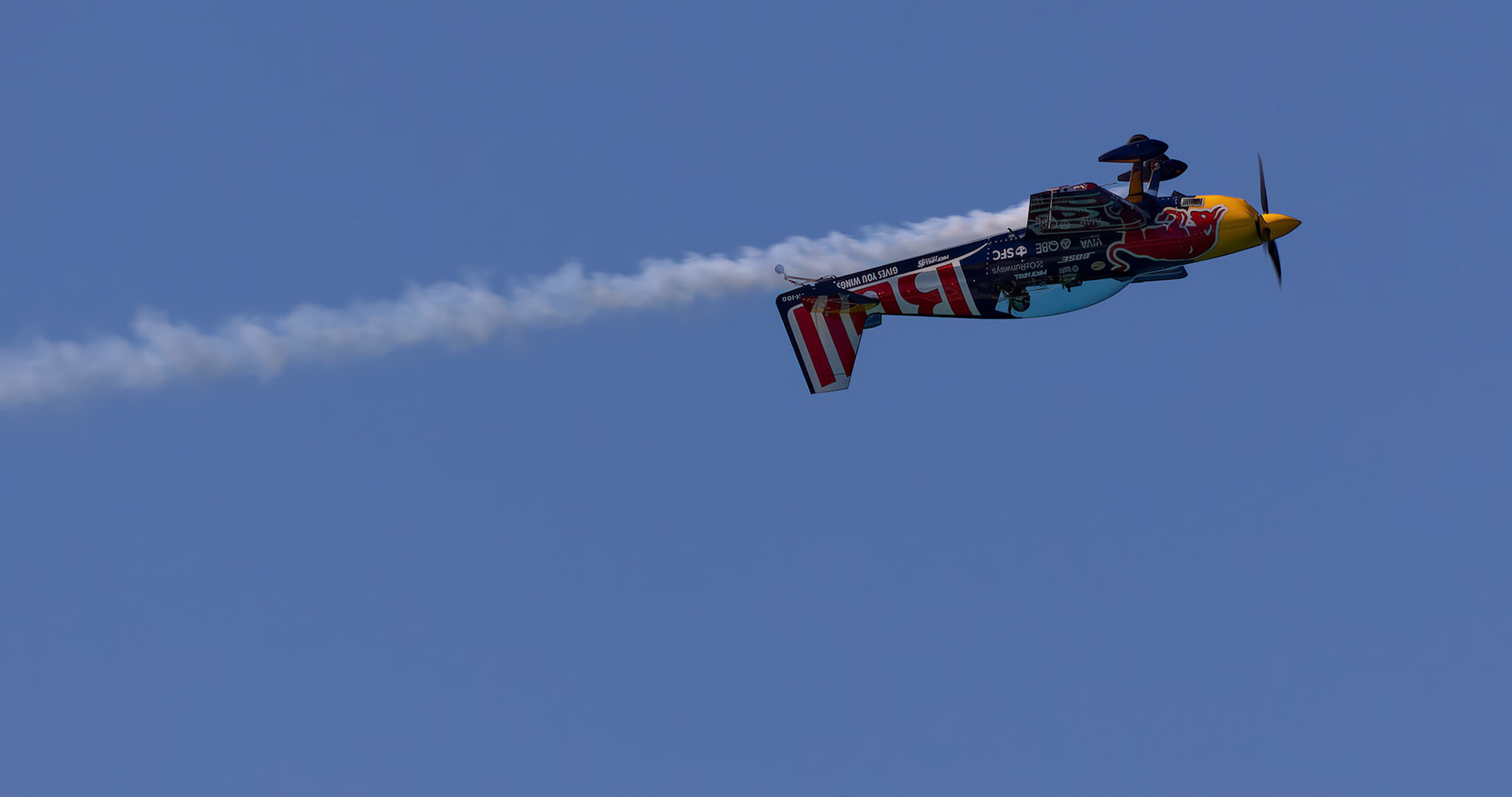 2023-08-18..20 - Gold Coast Pacific Airshow - Emma McDonald Aerobatics Display in the Extra-300 002a