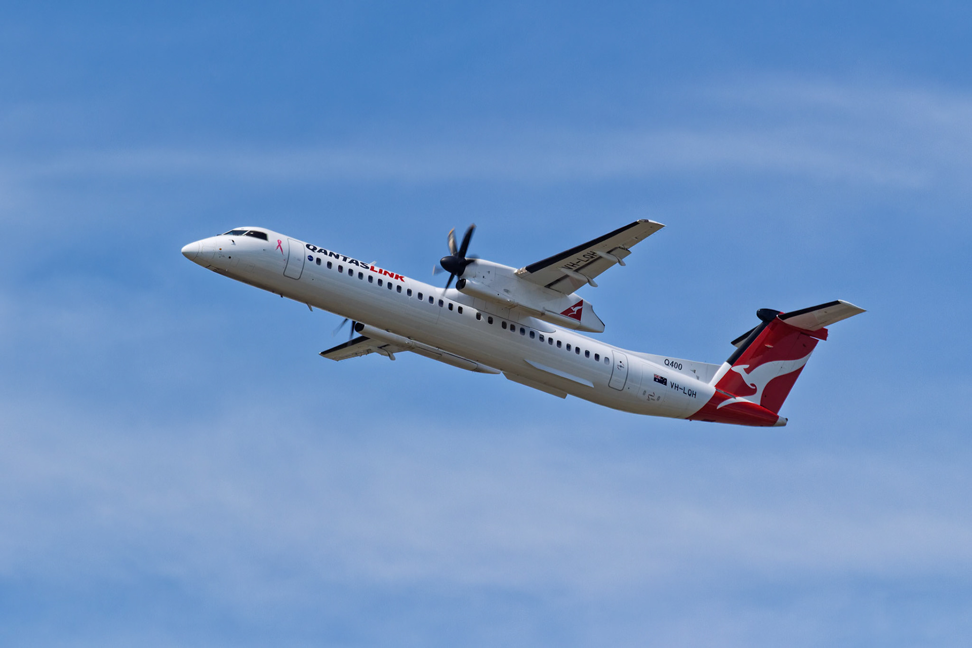 QantasLink (Sunstate Airlines) Bombardier Dash 8-Q402 [VH-LQH] Departing Brisbane Airport, Australia