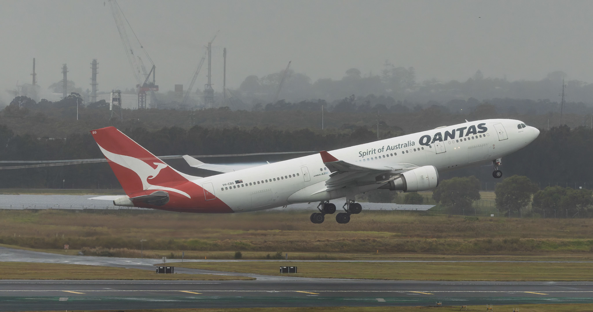 Qantas Airbus A330-202 [VH-EBQ], Departing to Auckland at Brisbane International Airport, Australia