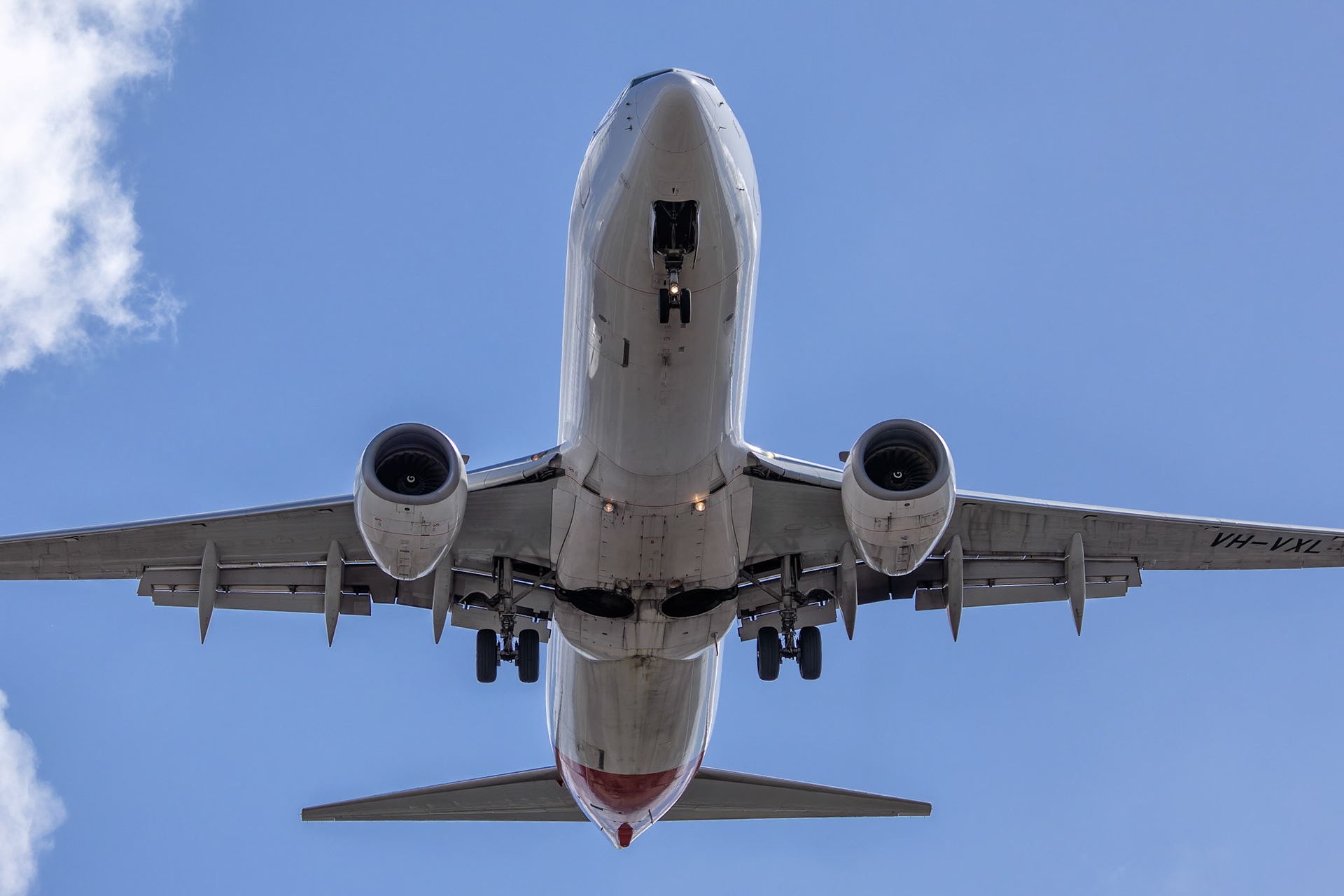 Qantas Boeing 737-838 [VH-VXL] Arriving from Sydney at Melbourne International Airport, Australia