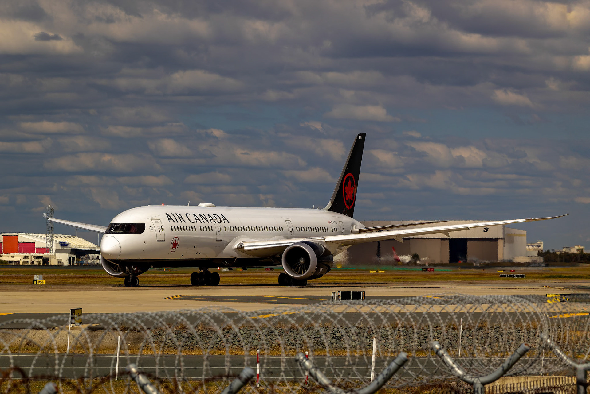 Air Canada Boeing 787-9 Dreamliner C-FVLQ departing Brisbane airport to Vancouver Airport, Australia