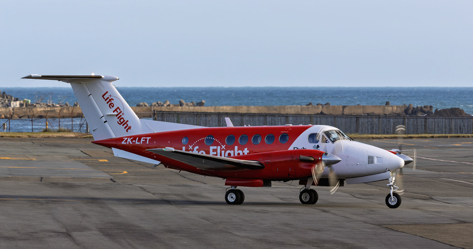 Life Flight Beech King Air 200C [ZK-LFT] Arriving from Auckland at Wellington Airport from the Coutts Street, New Zealand