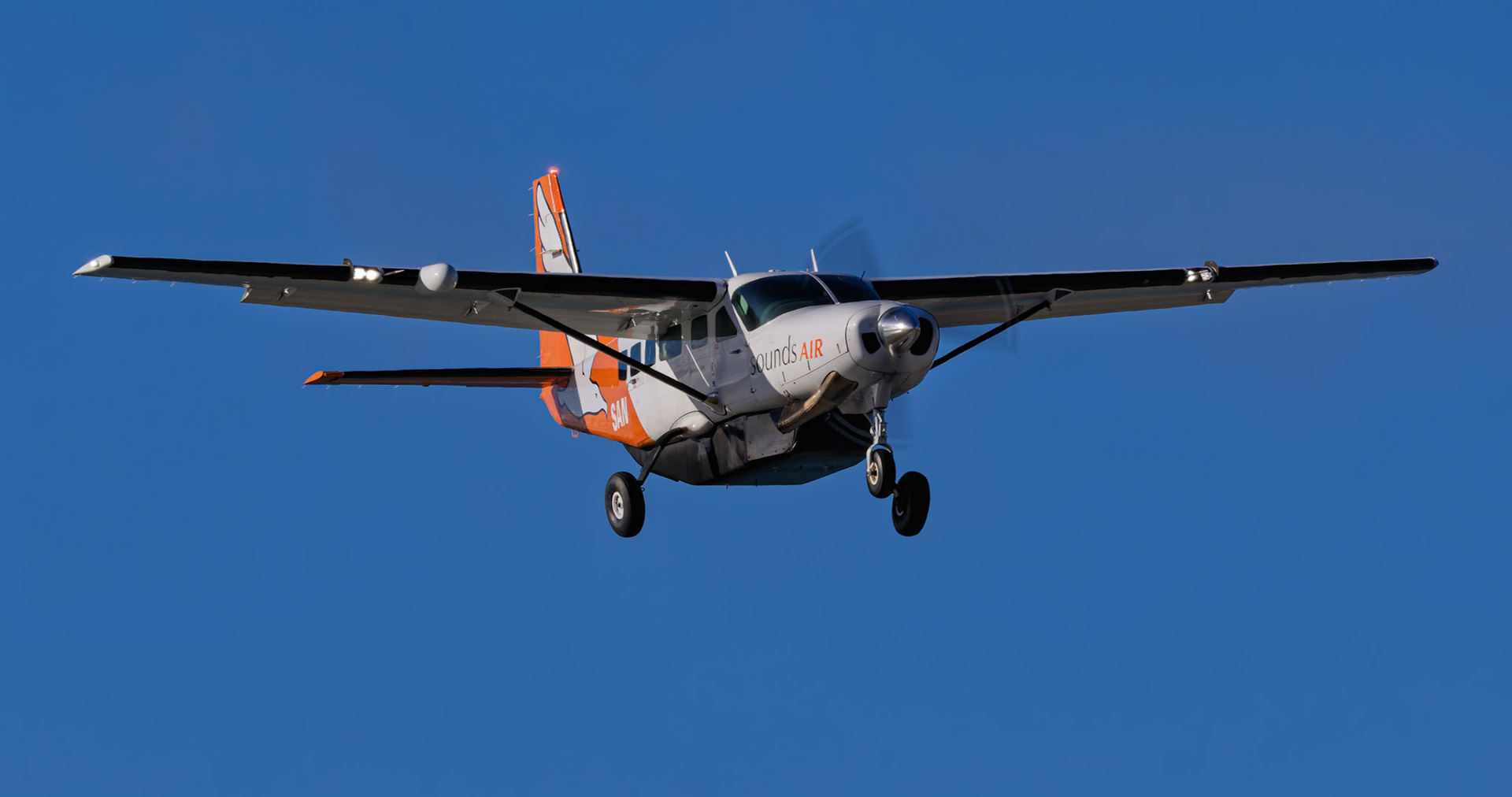 Sounds Air Cessna Caravan 675 [ZK-SAN] Arriving from Blenheim at Wellington Airport from the Hill, New Zealand