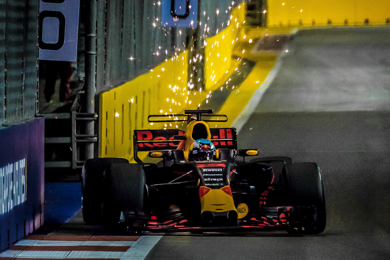 Red Bull Racing driver Daniel Ricciardo of Australia on track through the streets of Singapore at the 2017 Formula 1 Singapore Grand Prix-----------------------Photographer: George Darwent (GDPhotos.com.au)Location: SingaporeDate: 16/09/2017Camera: Canon EOS 6D Mark IILens: Canon EF100-400mm f/4.5-5.6L IS II USM +1.4x III at 560mmShutter: 1/800 at f8 - ISO 10000