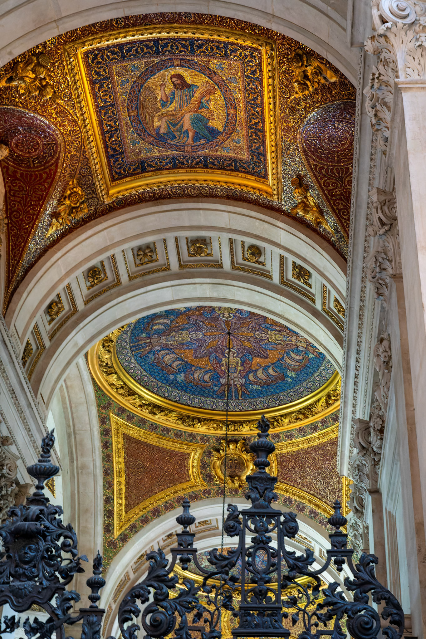 St Pauls Cathedral ceiling