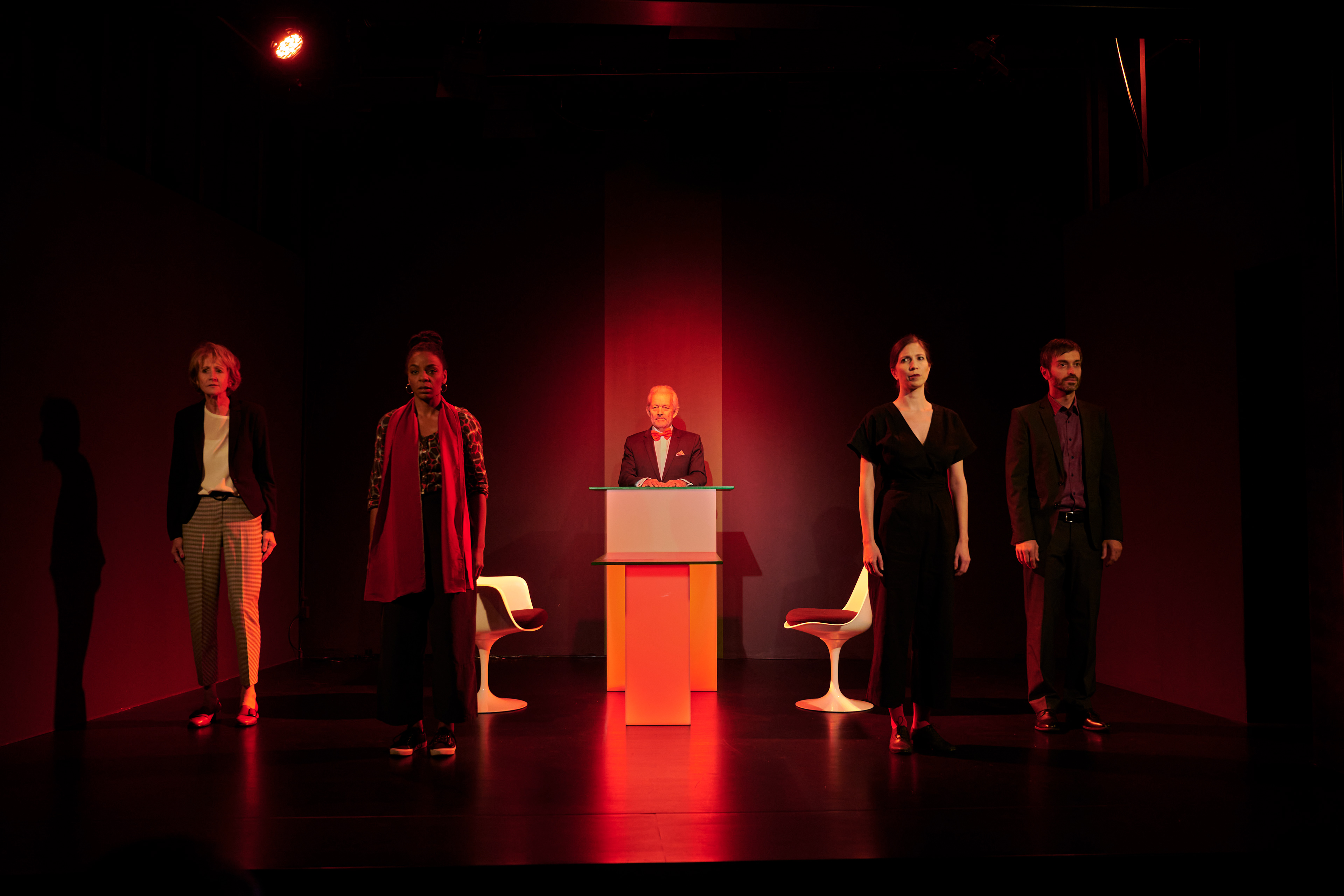 Theater Matte: Präsidentensuite, Luisa Wolf, Sarah Judith Bürge, Ursula Eberle, Yves Seydoux, Adamo Guerriero