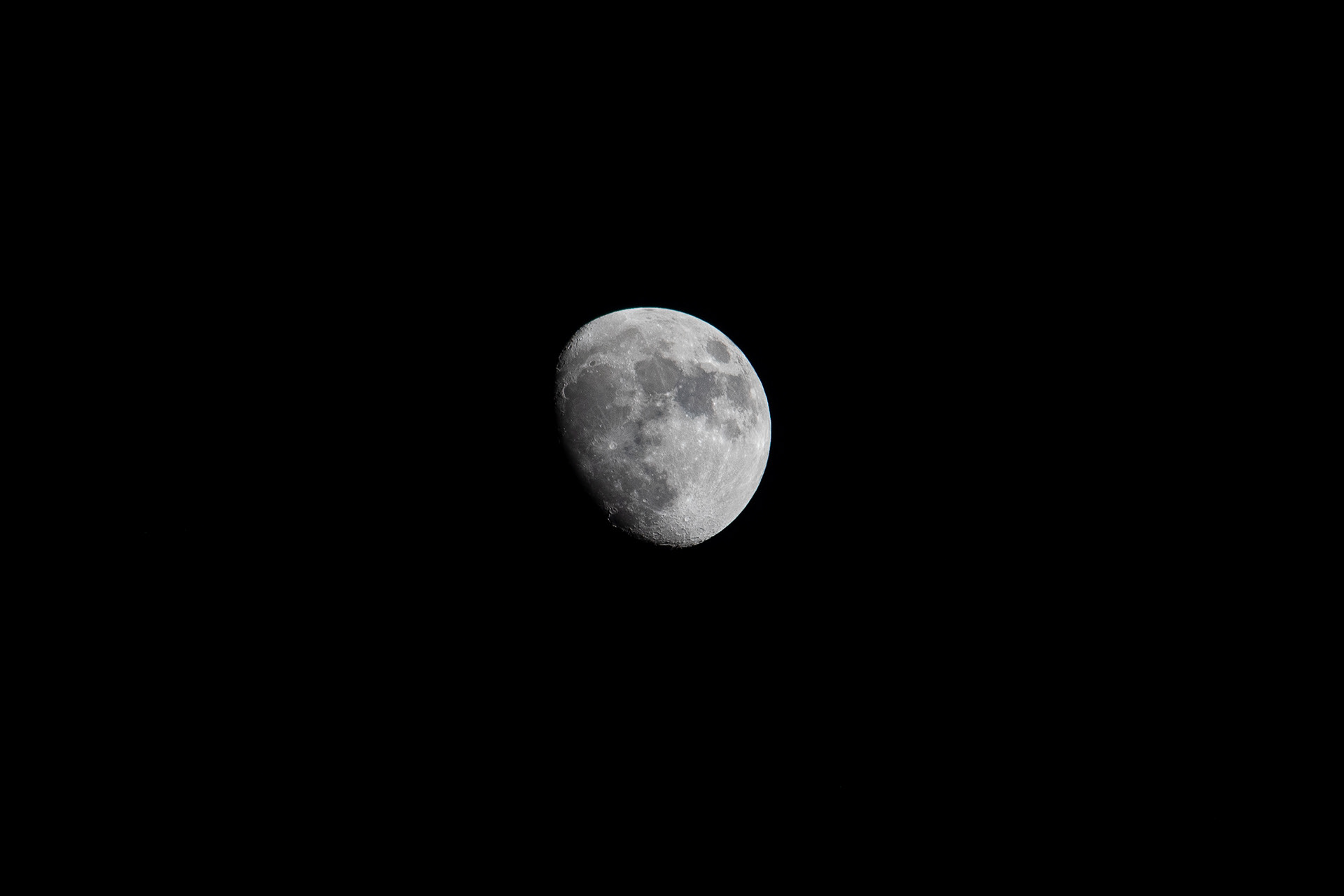 Luna | 25/09/2023 | 250 mm - 1/250 s - ISO 200 - f / 5.6