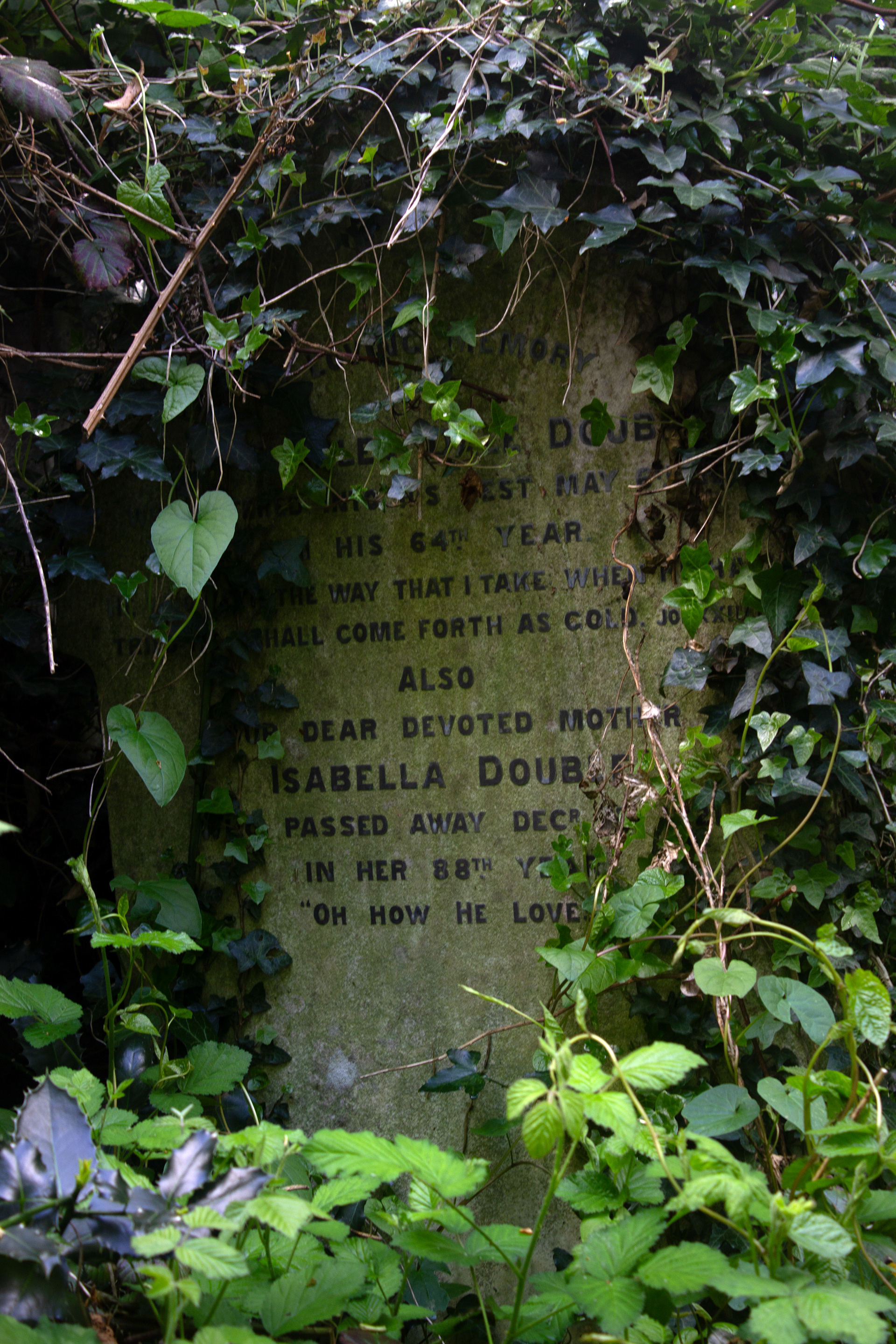 ABNEY PARK CEMETERY. LONDON, UK
