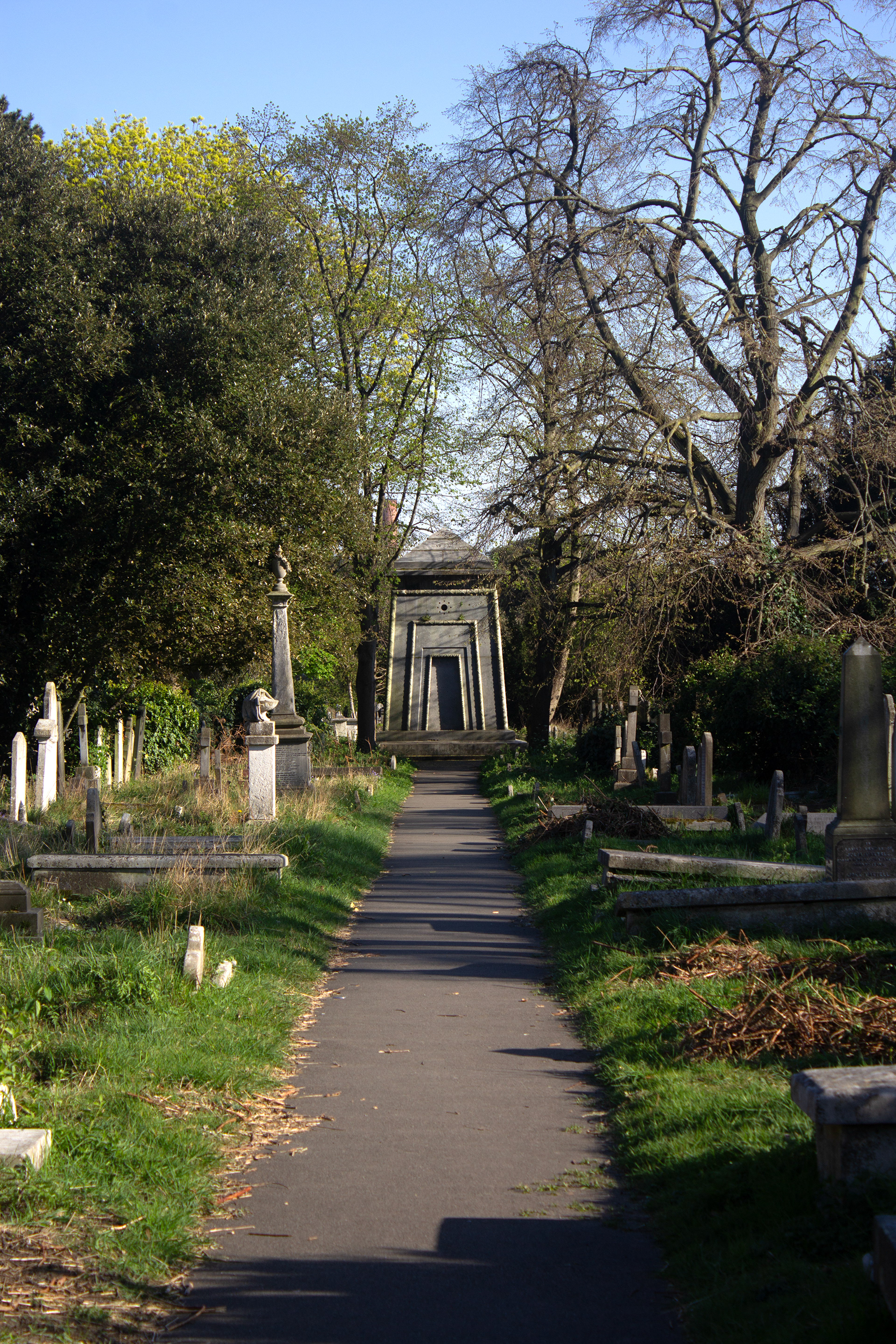 BROMPTON CEMETERY. LONDON, UK