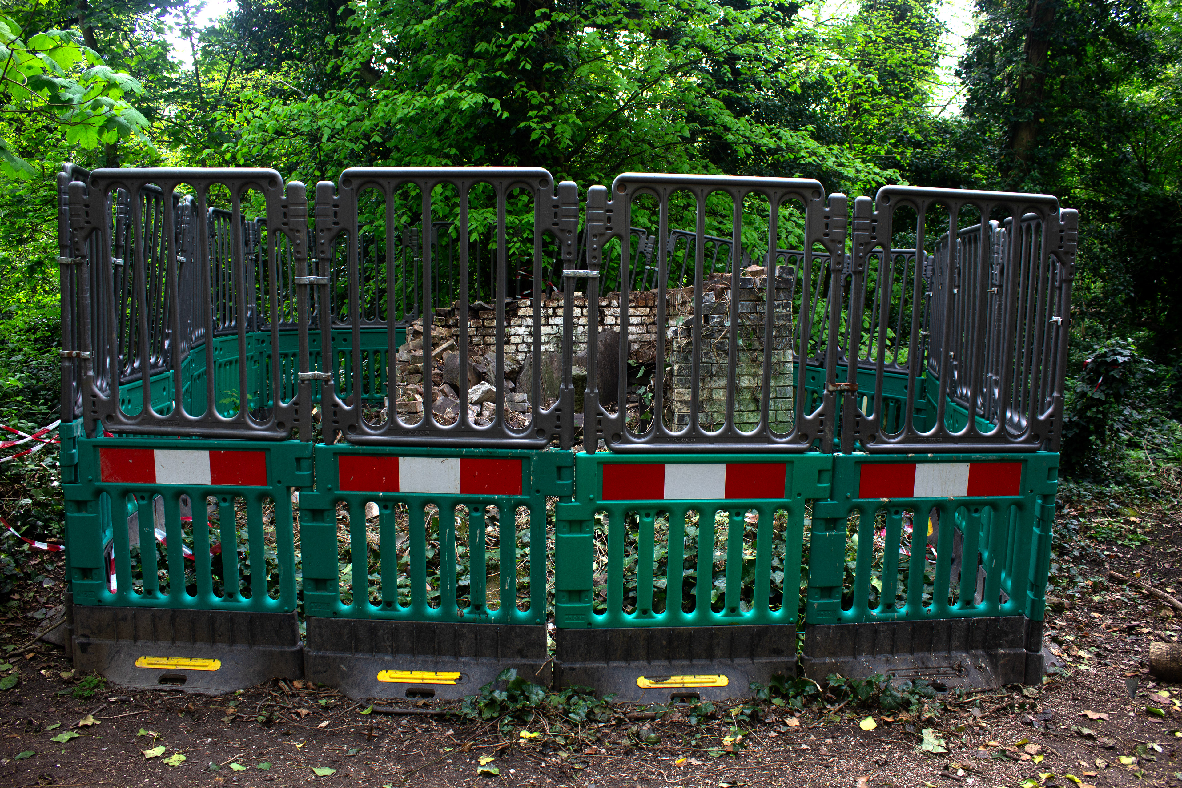 NUNHEAD CEMETERY. LONDON, UK