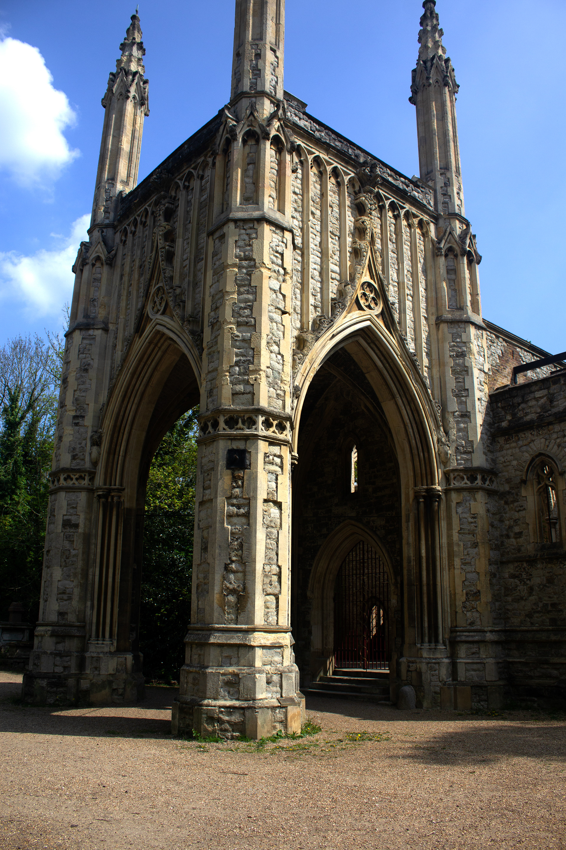 NUNHEAD CEMETERY. LONDON, UK