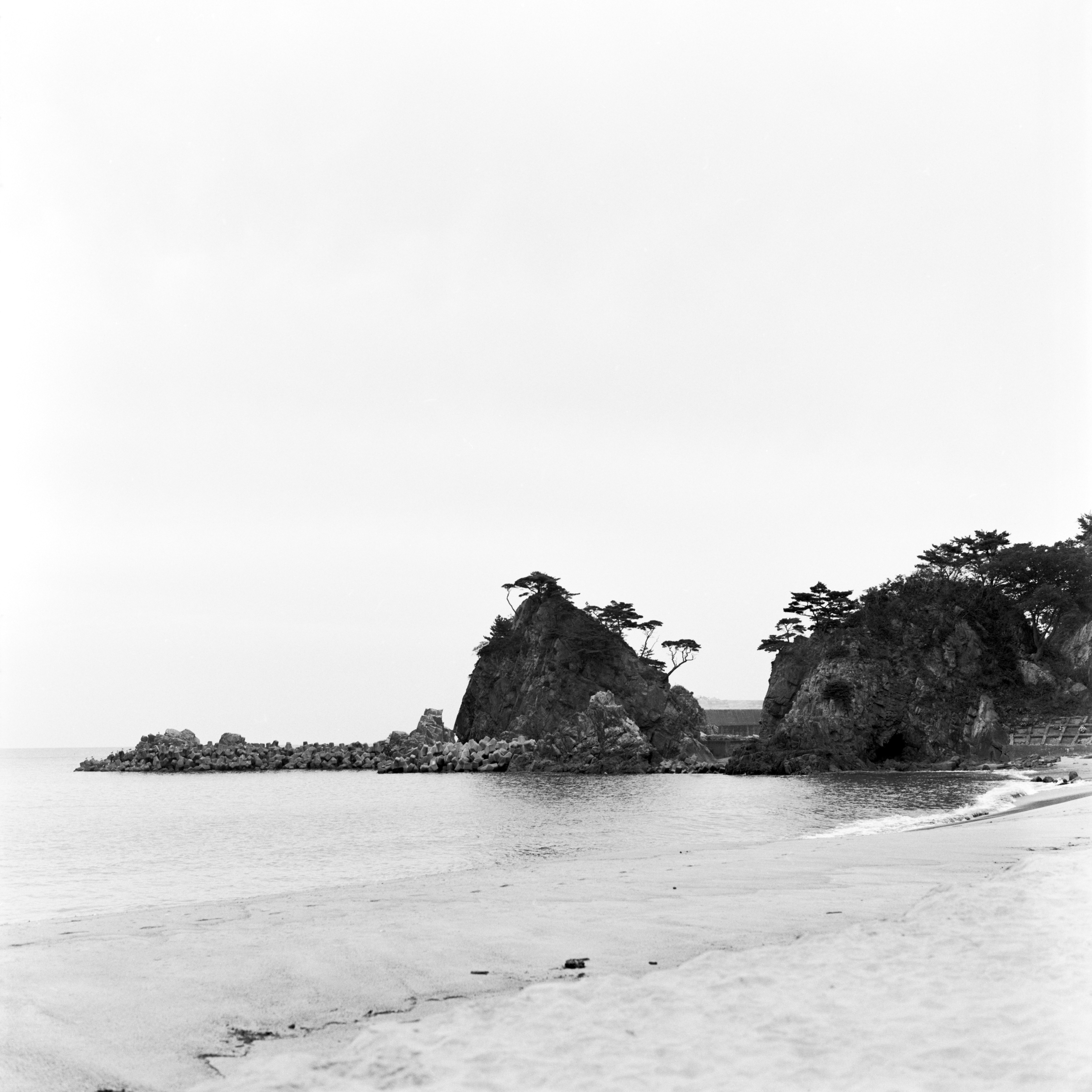 Hudaihama, Japan (2019) 40x40cm silver gelatin print.