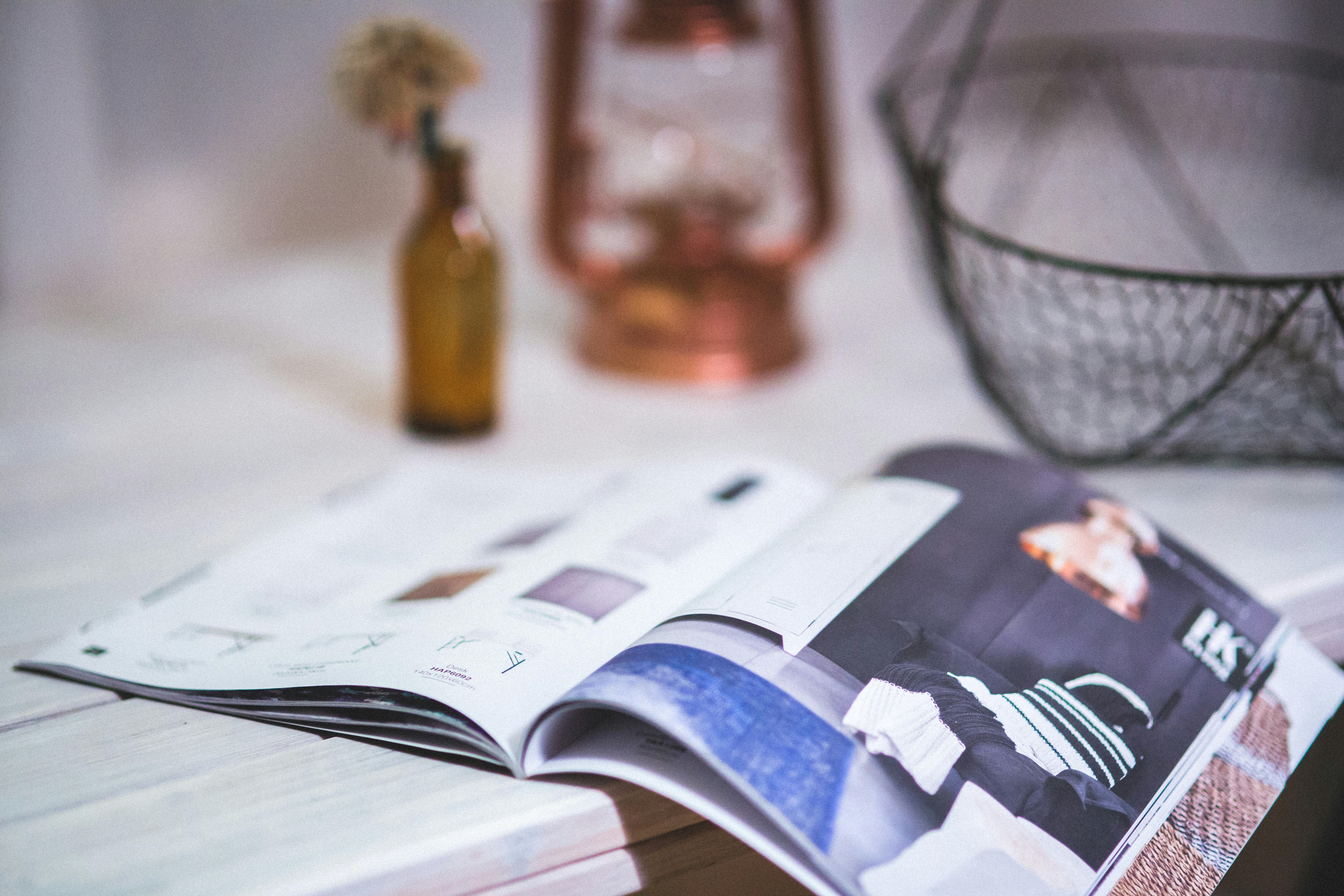 Exemple de supports print - Magazine pour illustrer la création de supports imprimés.
