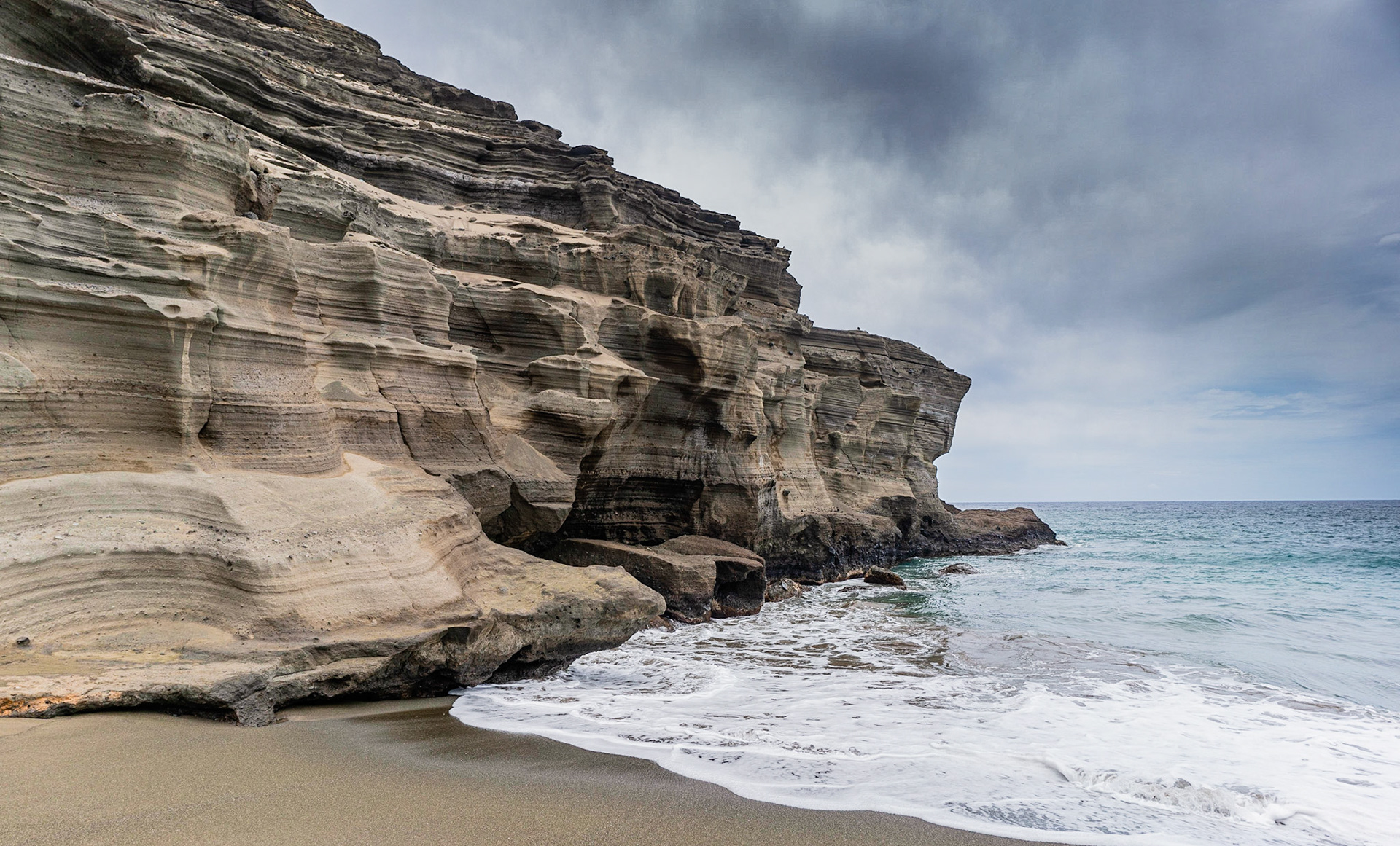 Papakolea Green Sand Beach