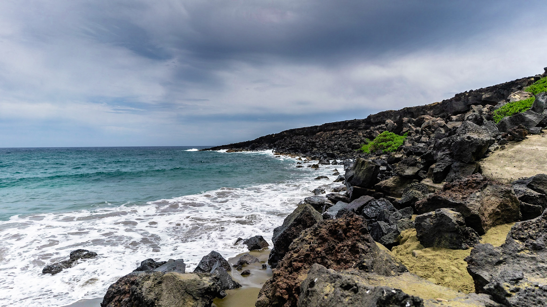 Papakolea Green Sand Beach