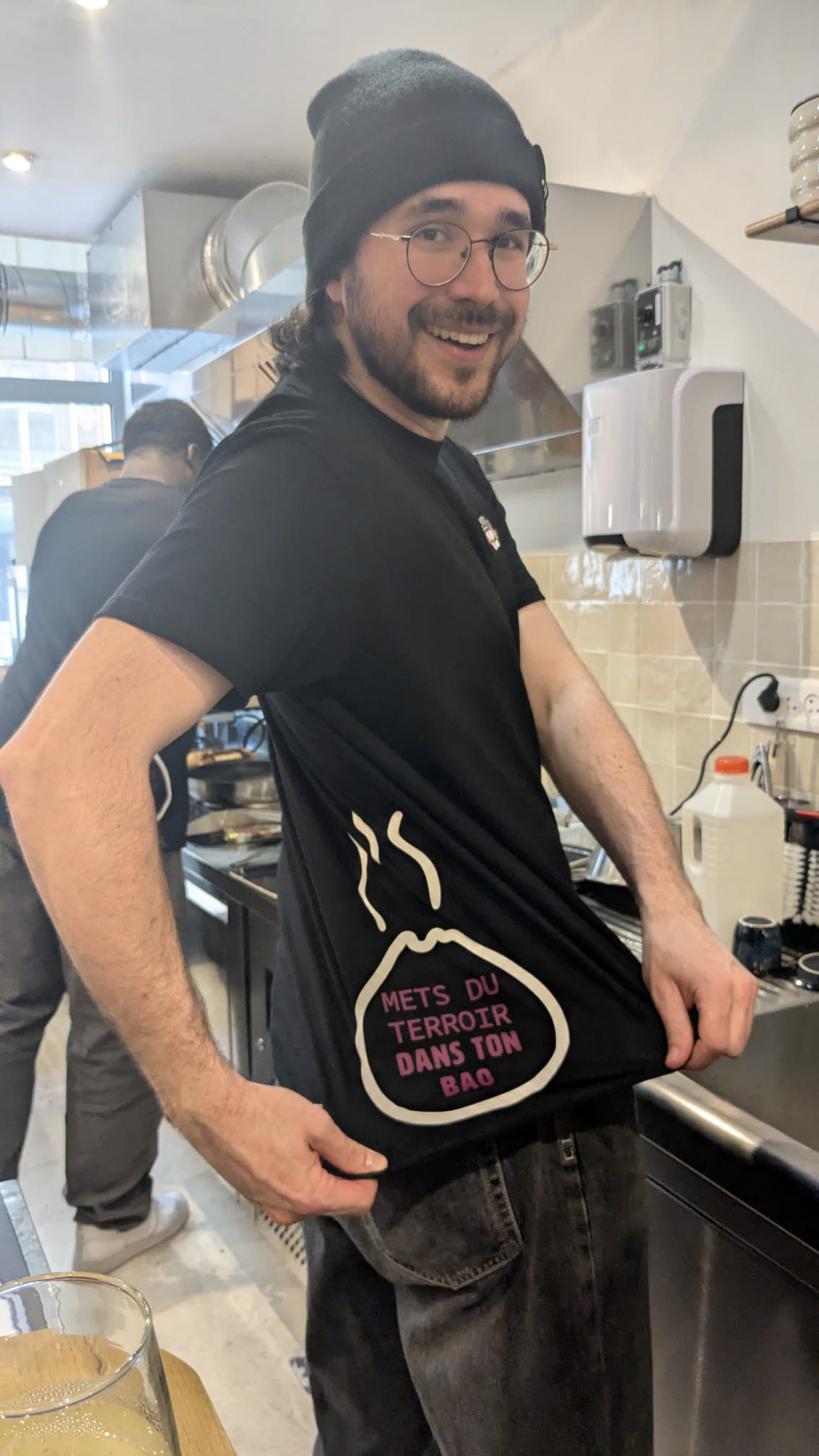 T-shirt du staff sur le côté