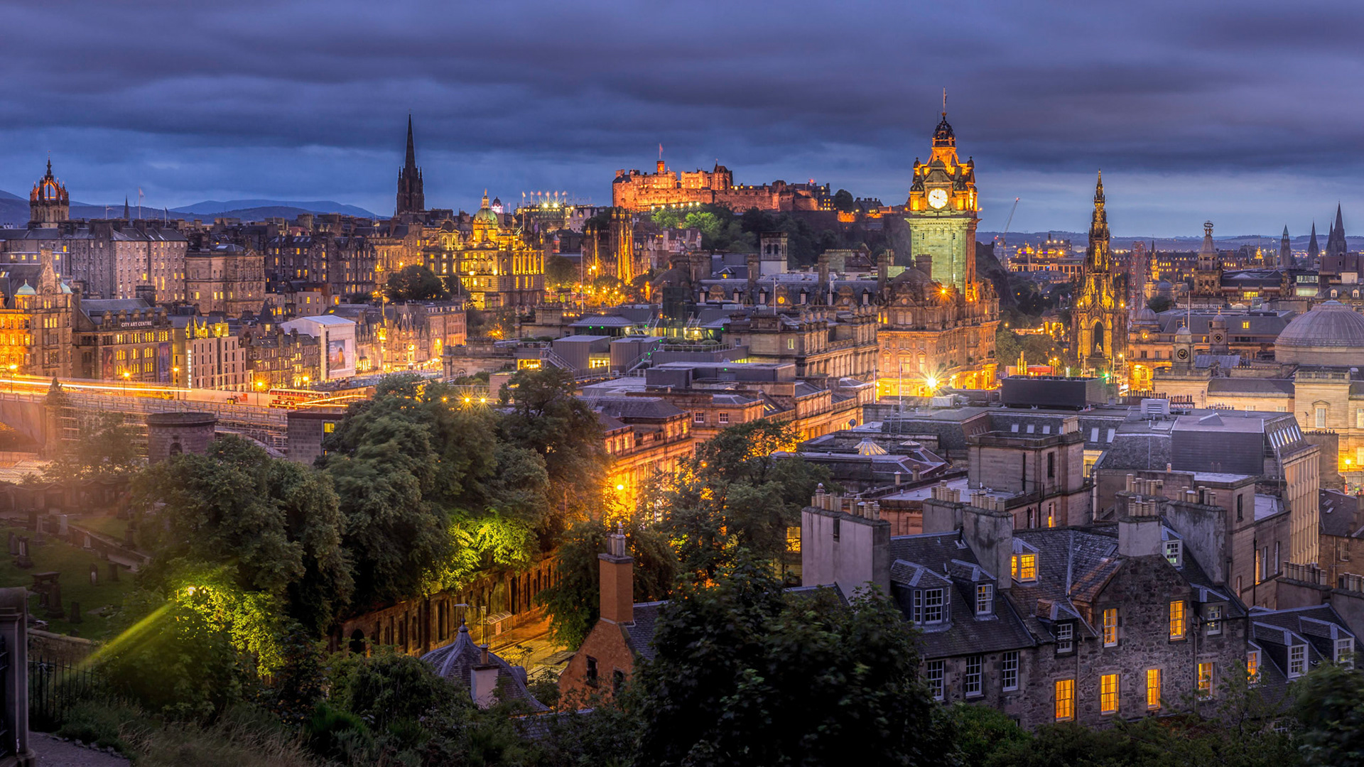 Edinburgh at night