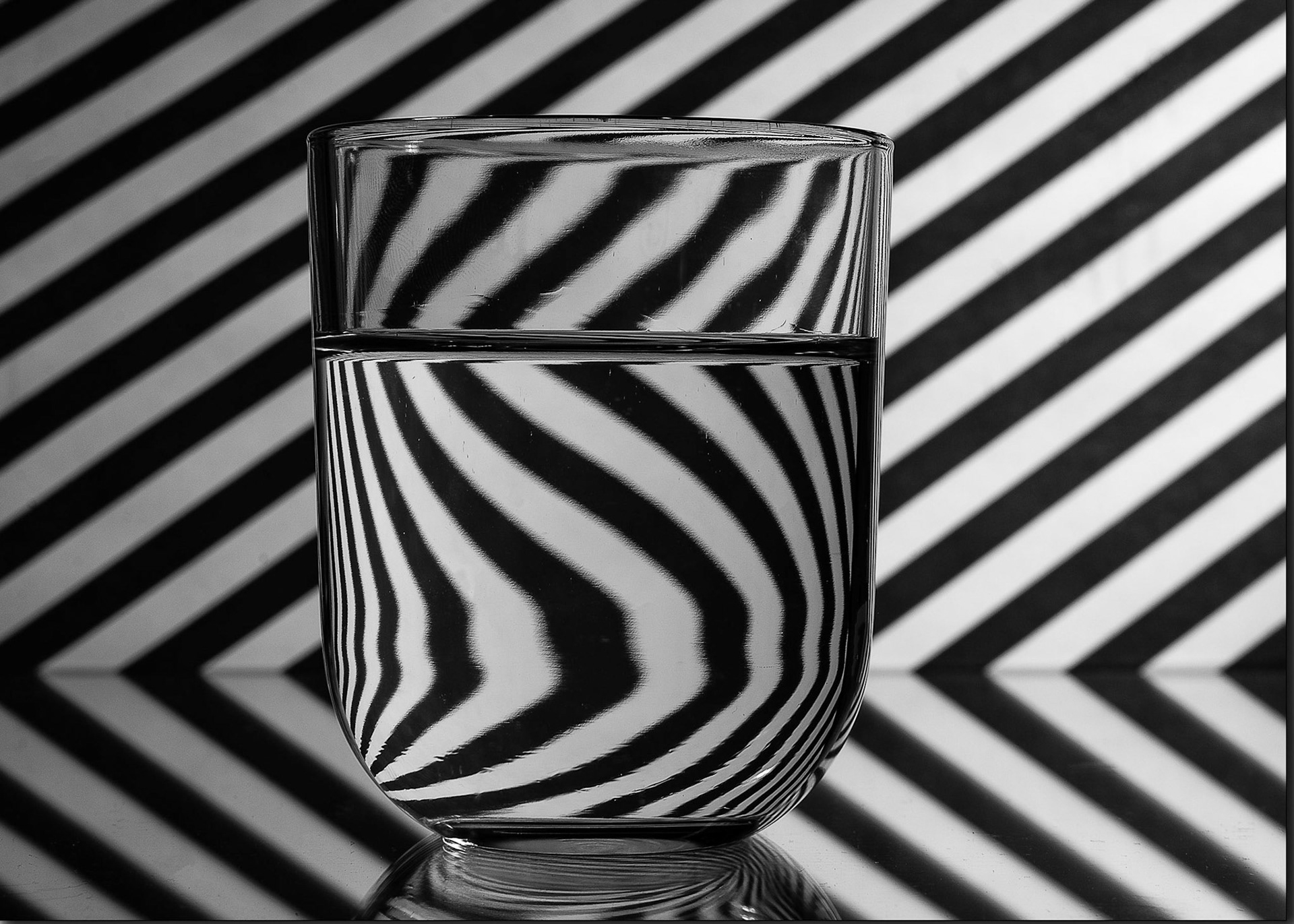 Mono Refraction