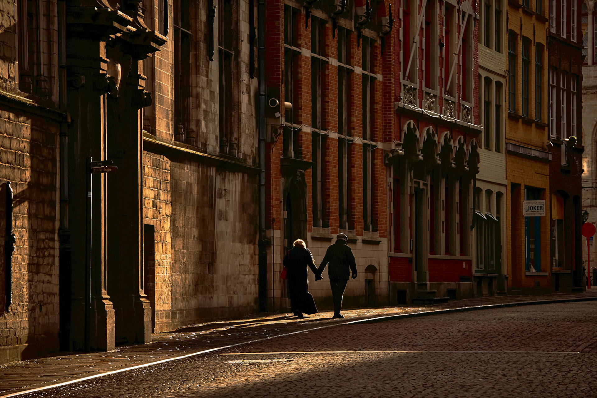 Hand In Hand, Bruges