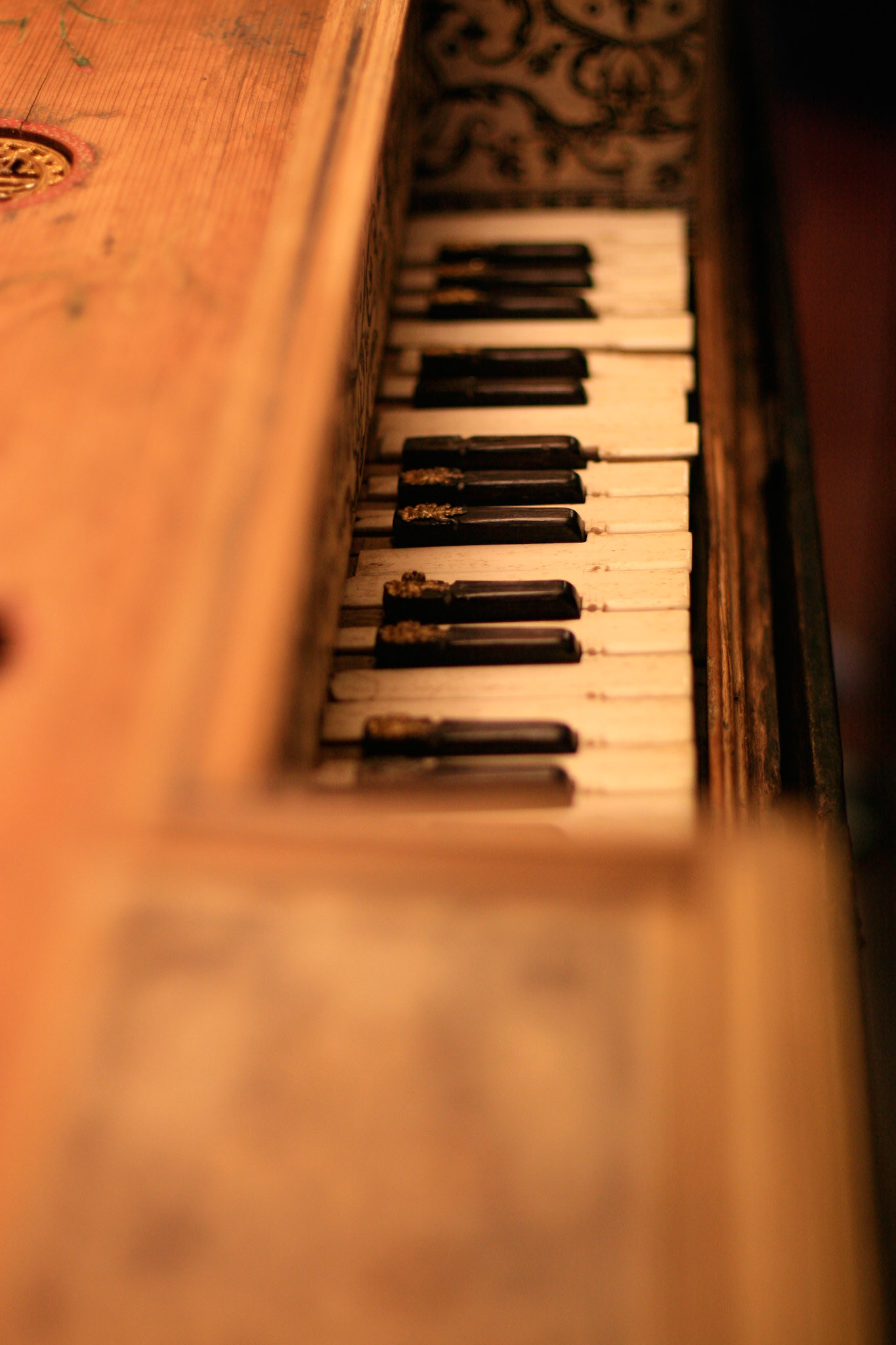 Piano antiguo en el Monasterio de Santa Clara