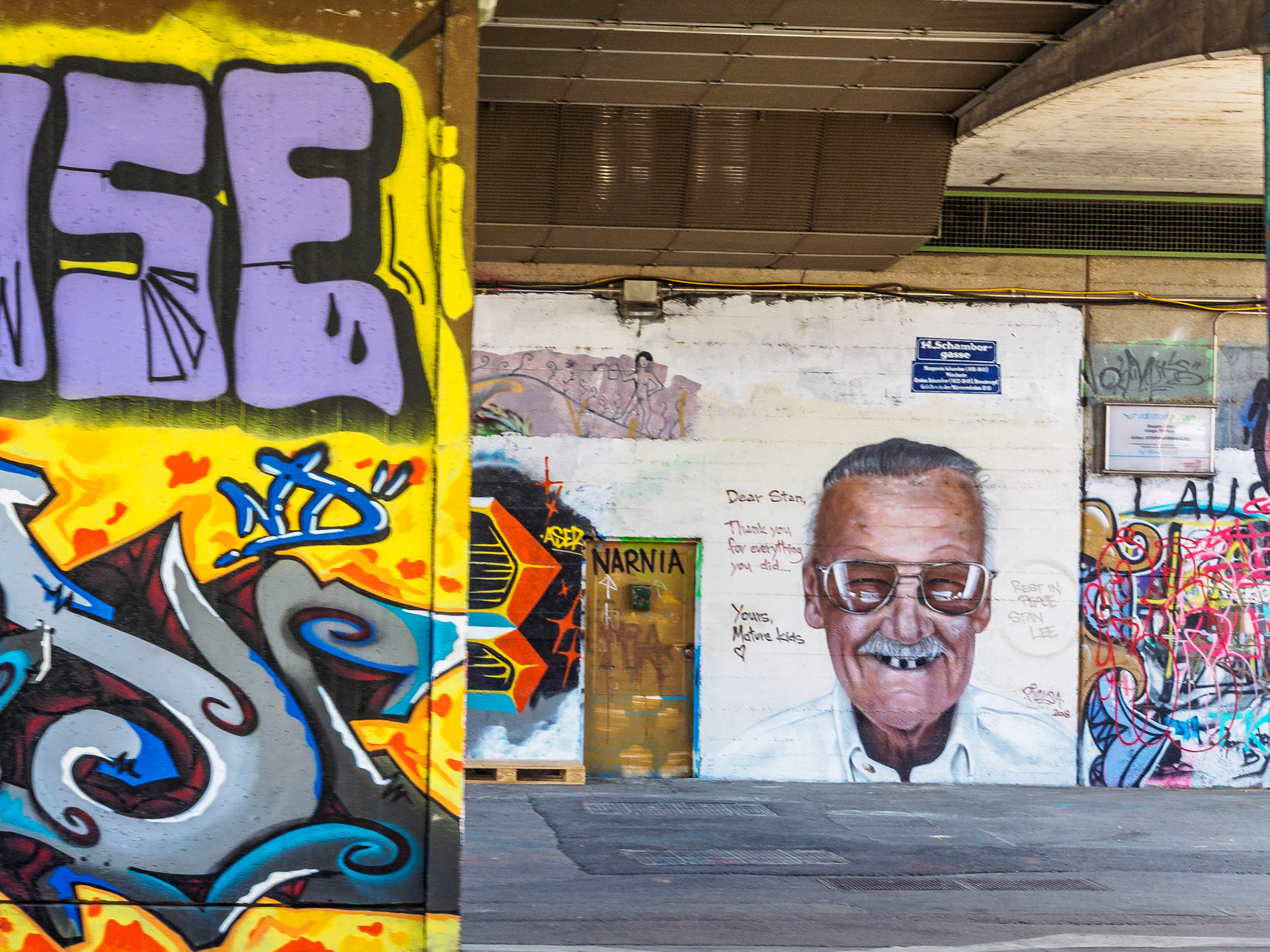 Grafitis en el Danubio