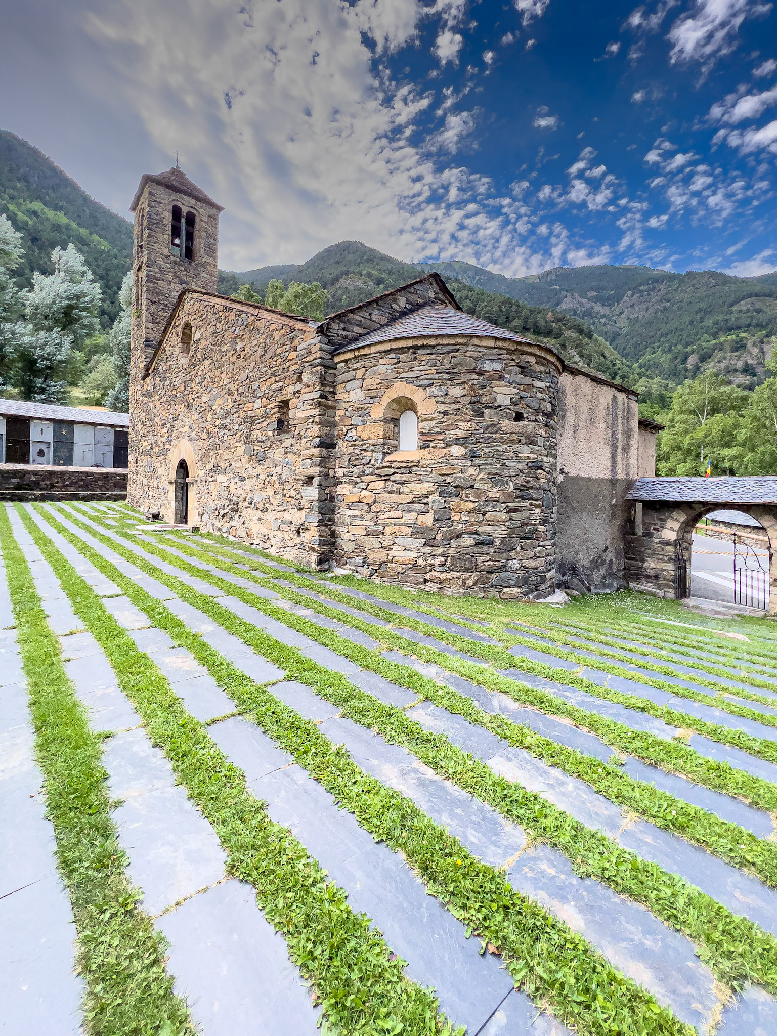 Iglesia de Sant Marti de la Cortinada