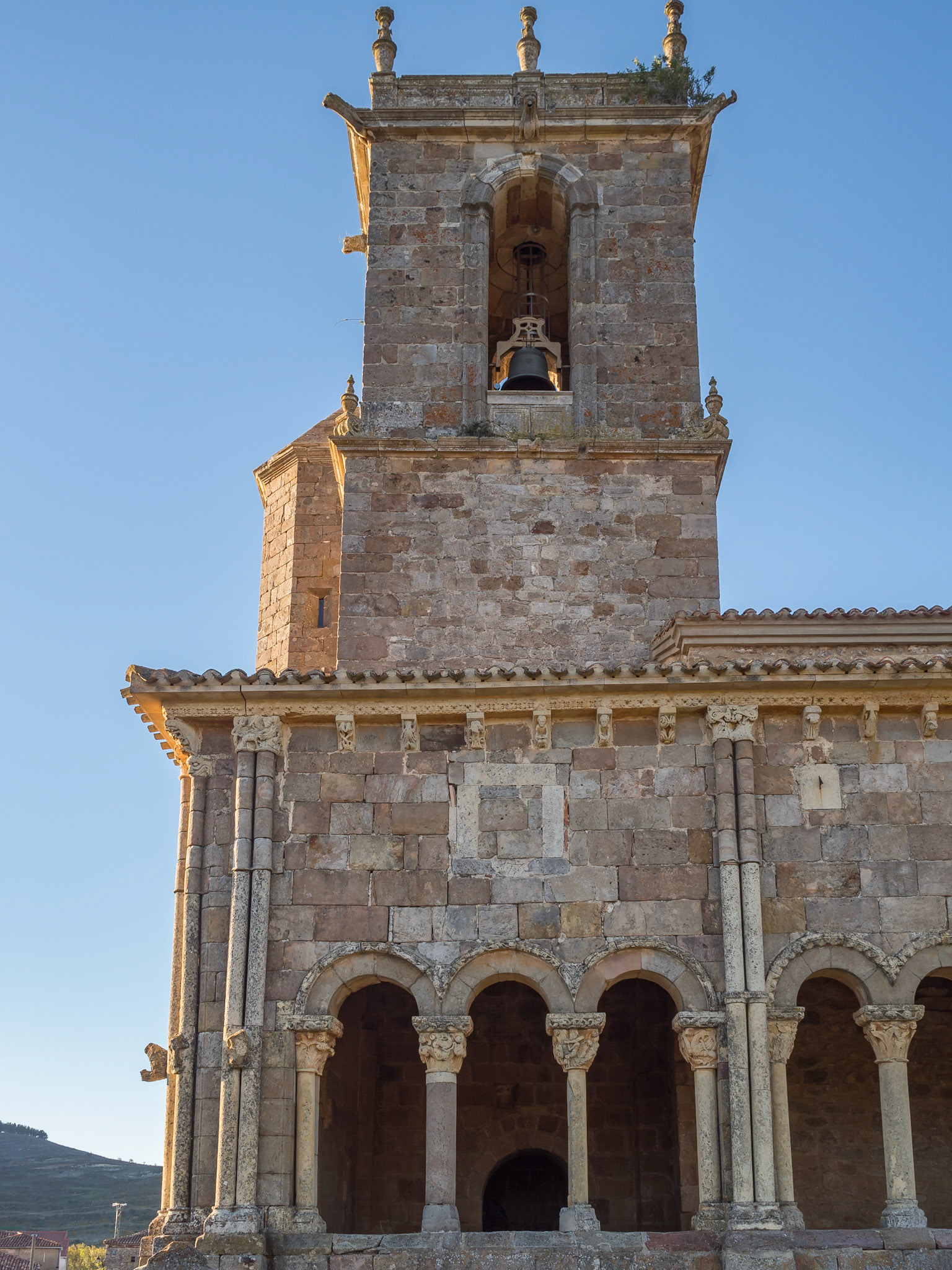 Iglesia de San Julián y Santa Basilisa (Rebolledo de la Torre)