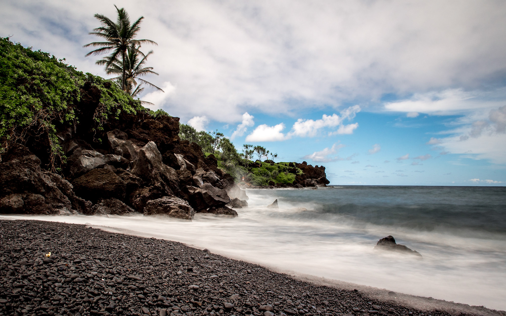 Waianapanapa Black Sand Beach