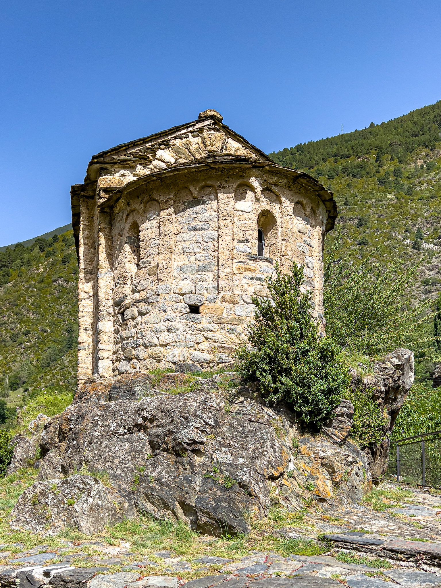 Iglesia de Sant Romà de les Bons