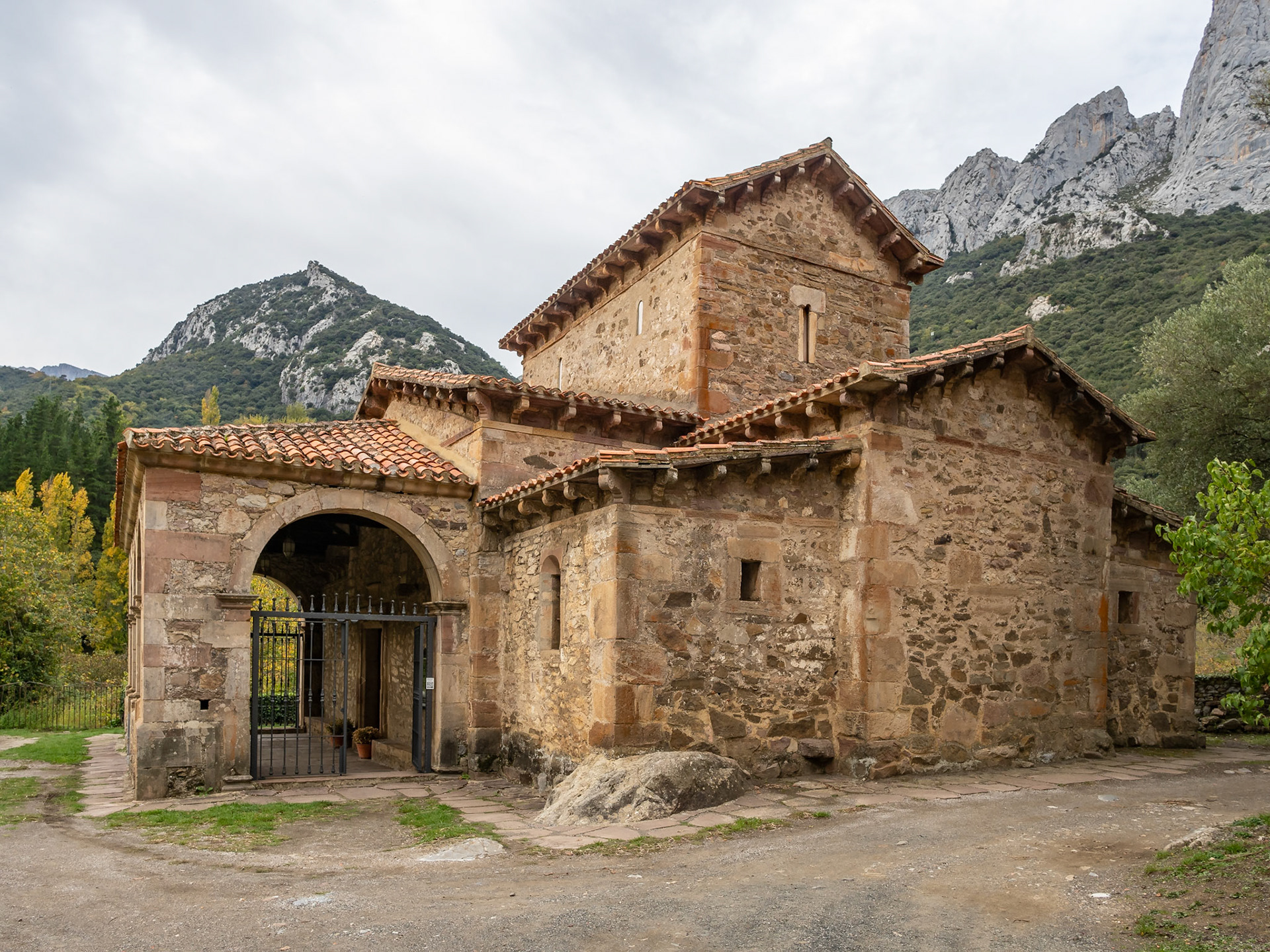 Santa María de Lebeña