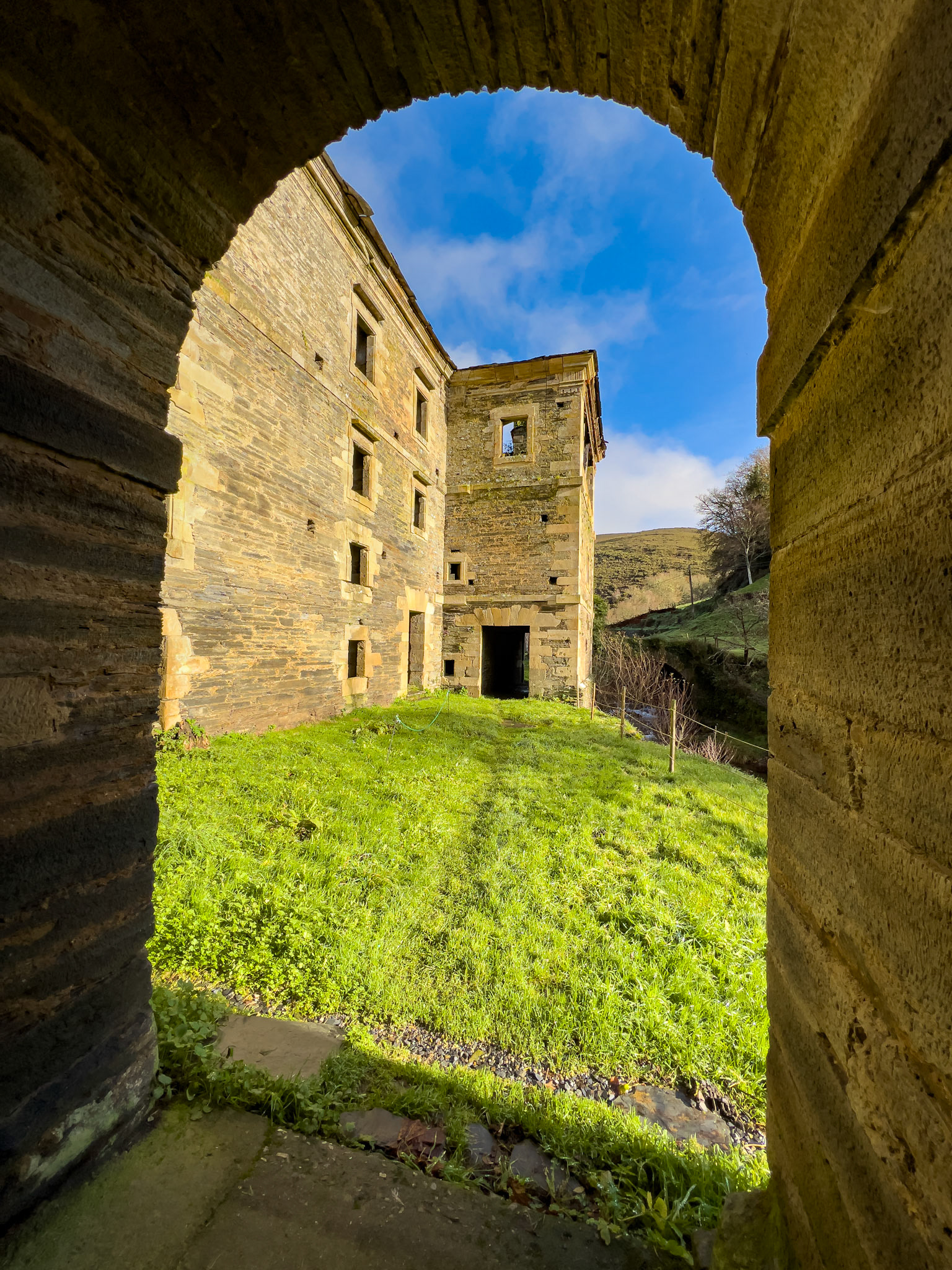 Monasterio de Santa María (Villanueva de Oscos)