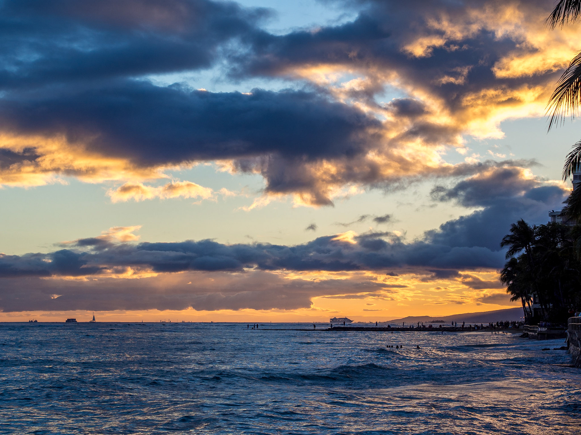 Atardecer en Waikiki Beach