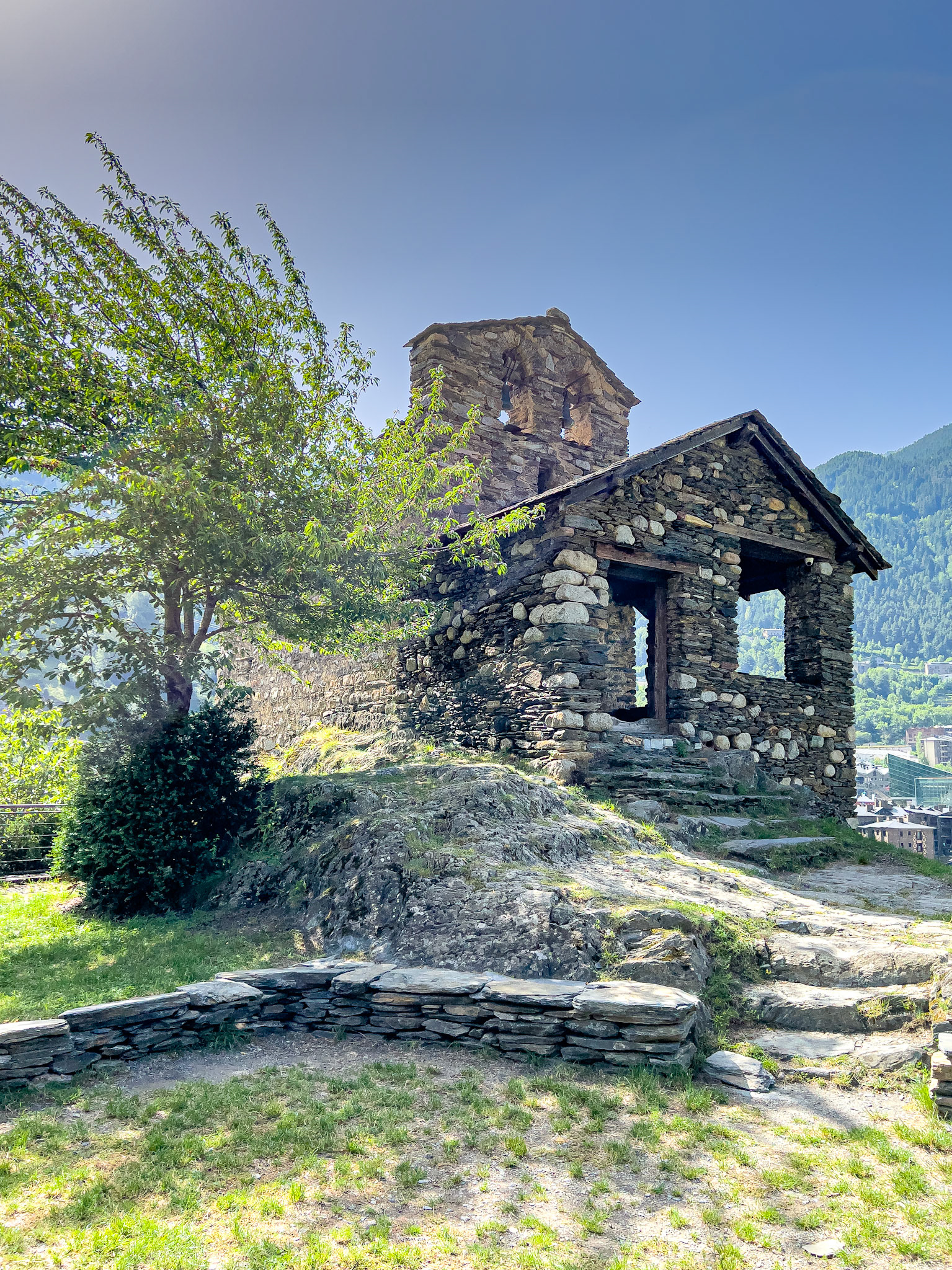 Iglesia de Sant Romà de les Bons