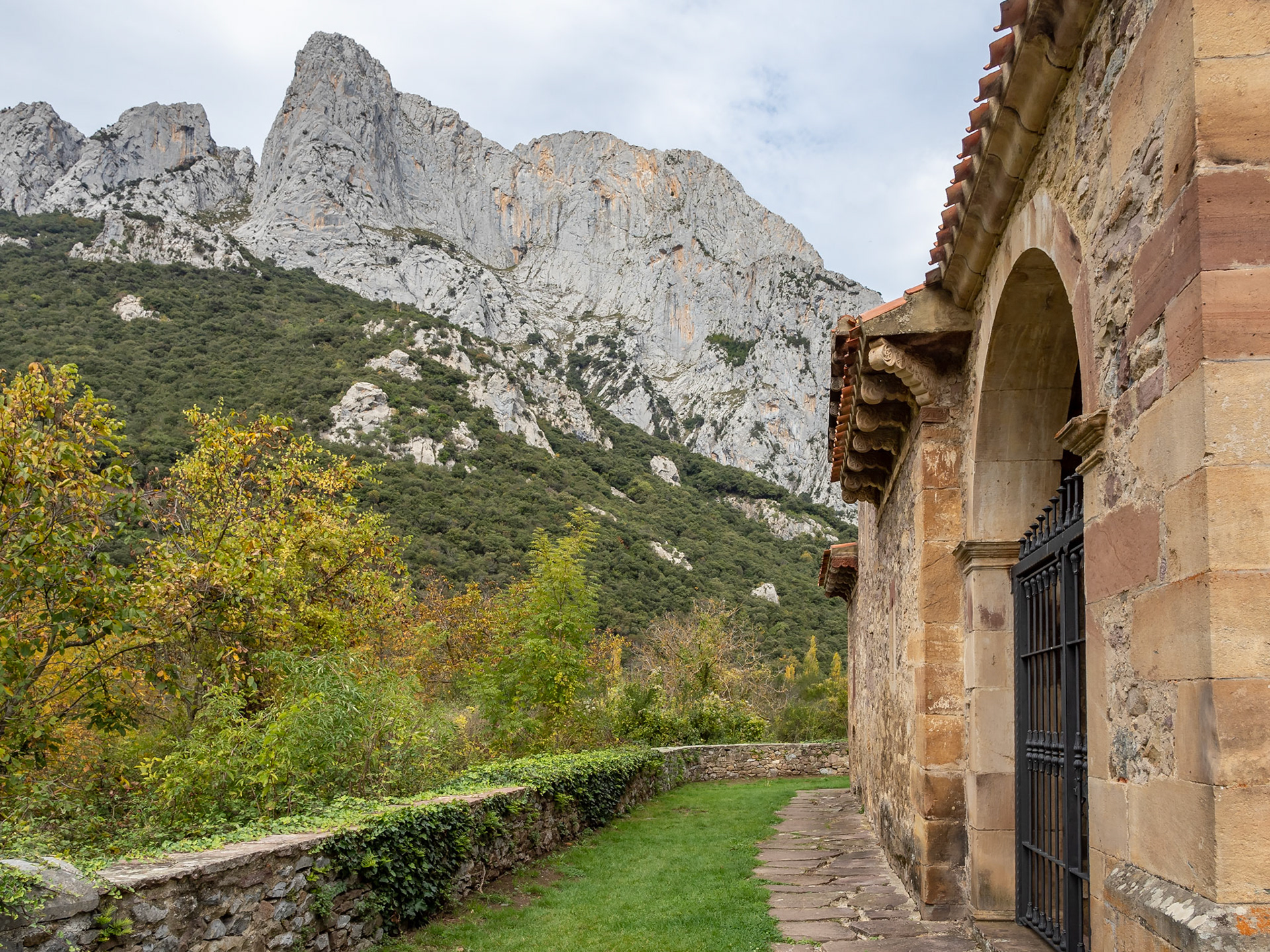 Santa María de Lebeña
