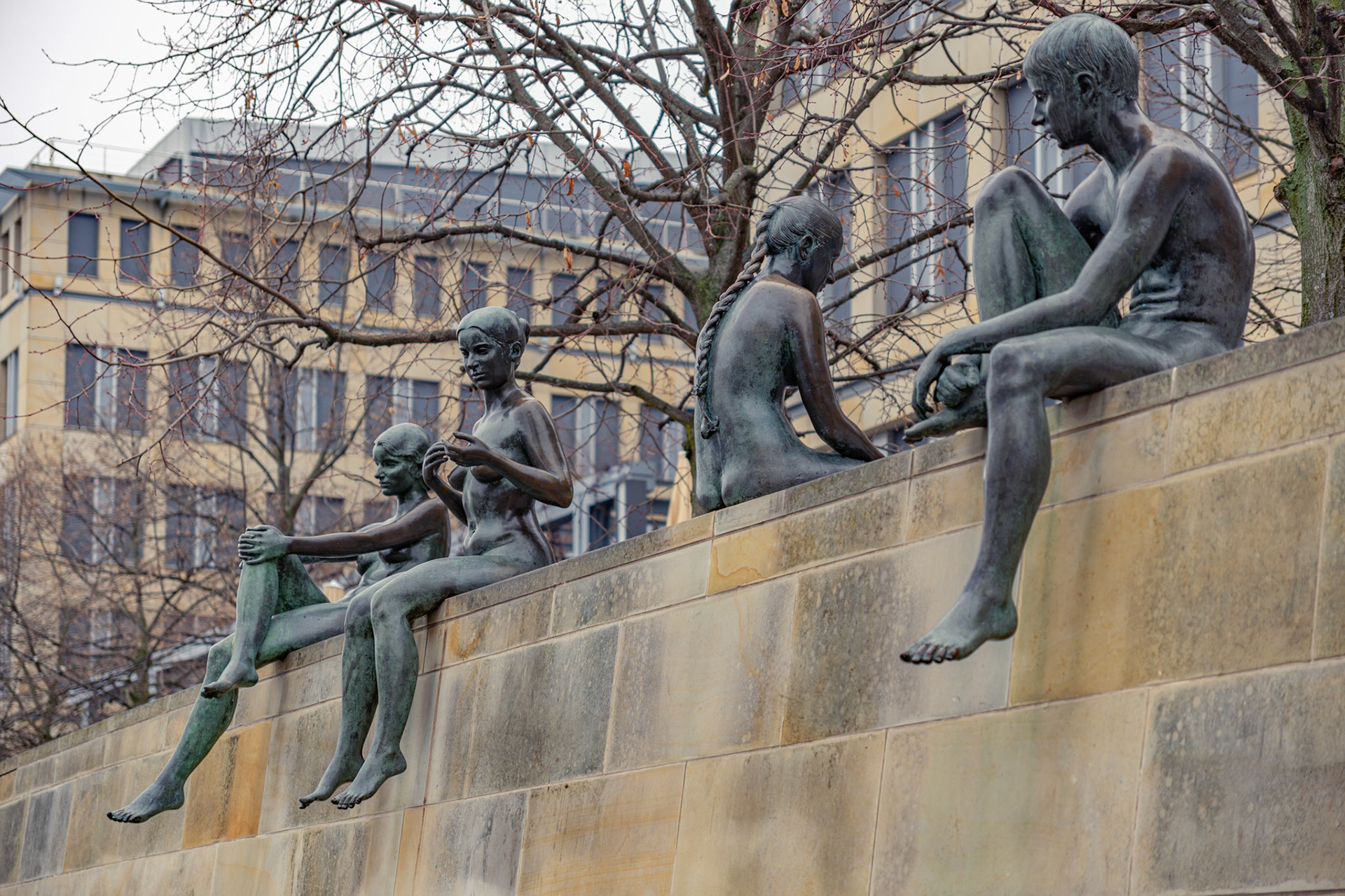 Tres chicas y un chico