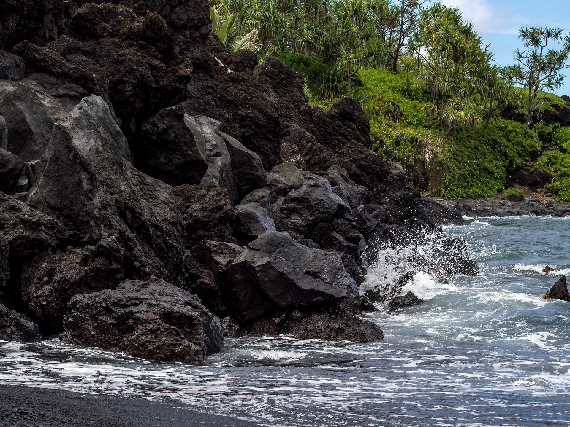 Waianapanapa Black Sand Beach
