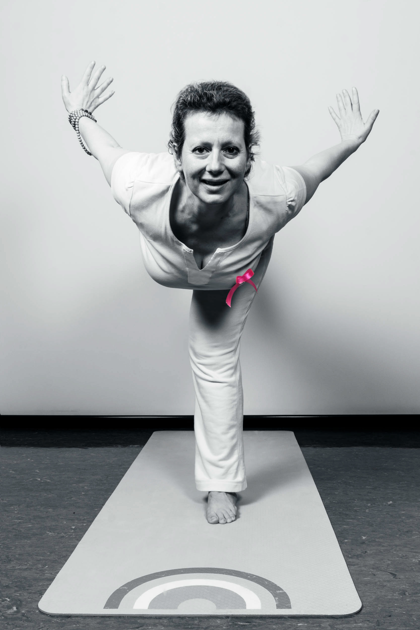 Vīrabhadrāsana III  / Guerriero 3 / variante. Ho messo di nuovo le ali per volare con tutta la mia forza verso altri cieli.