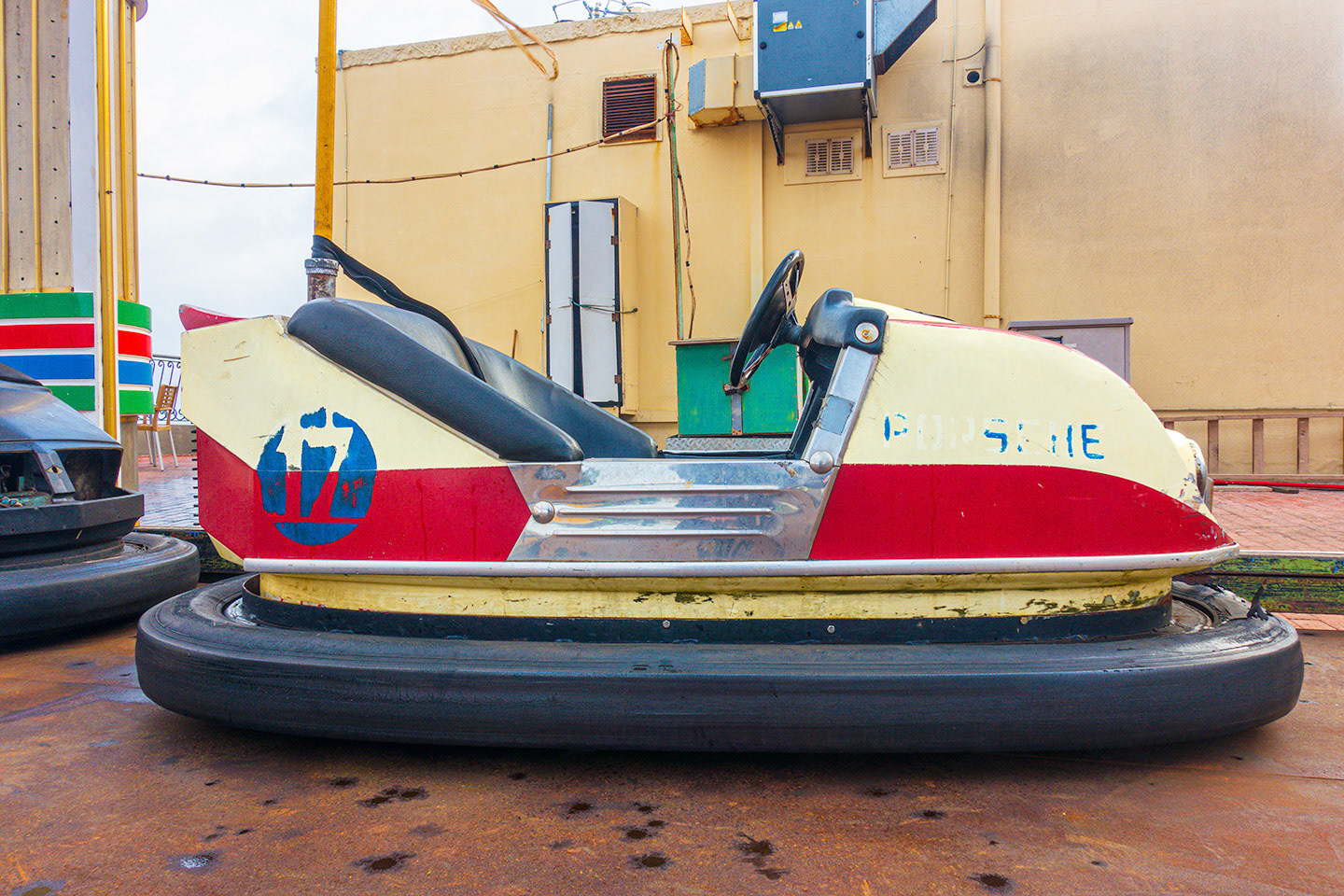 Red White Porsche No. 17 Side view