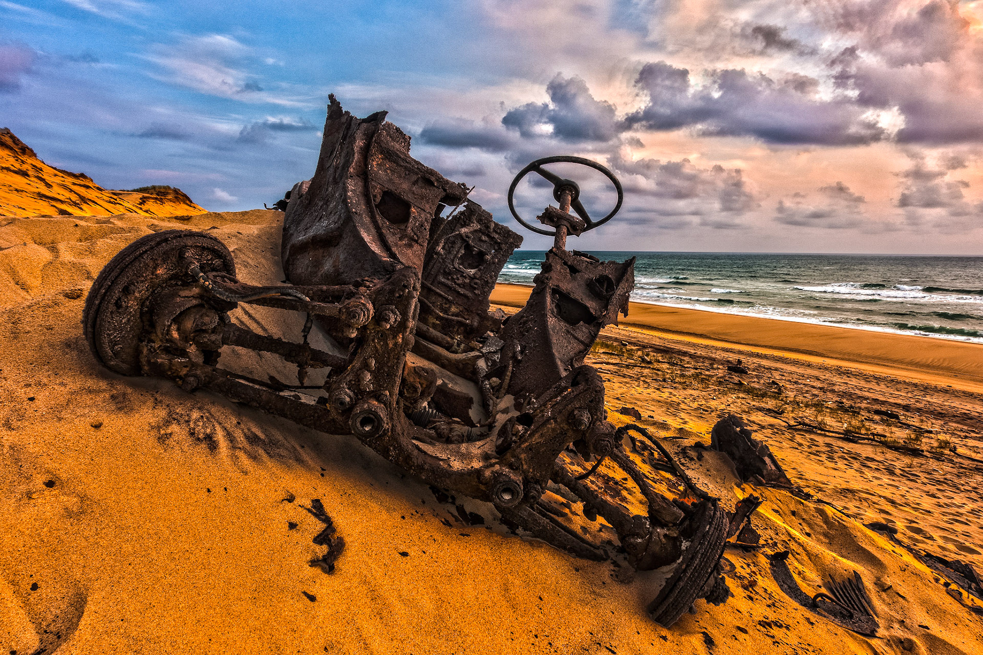 HDR - Surrealistic wreck