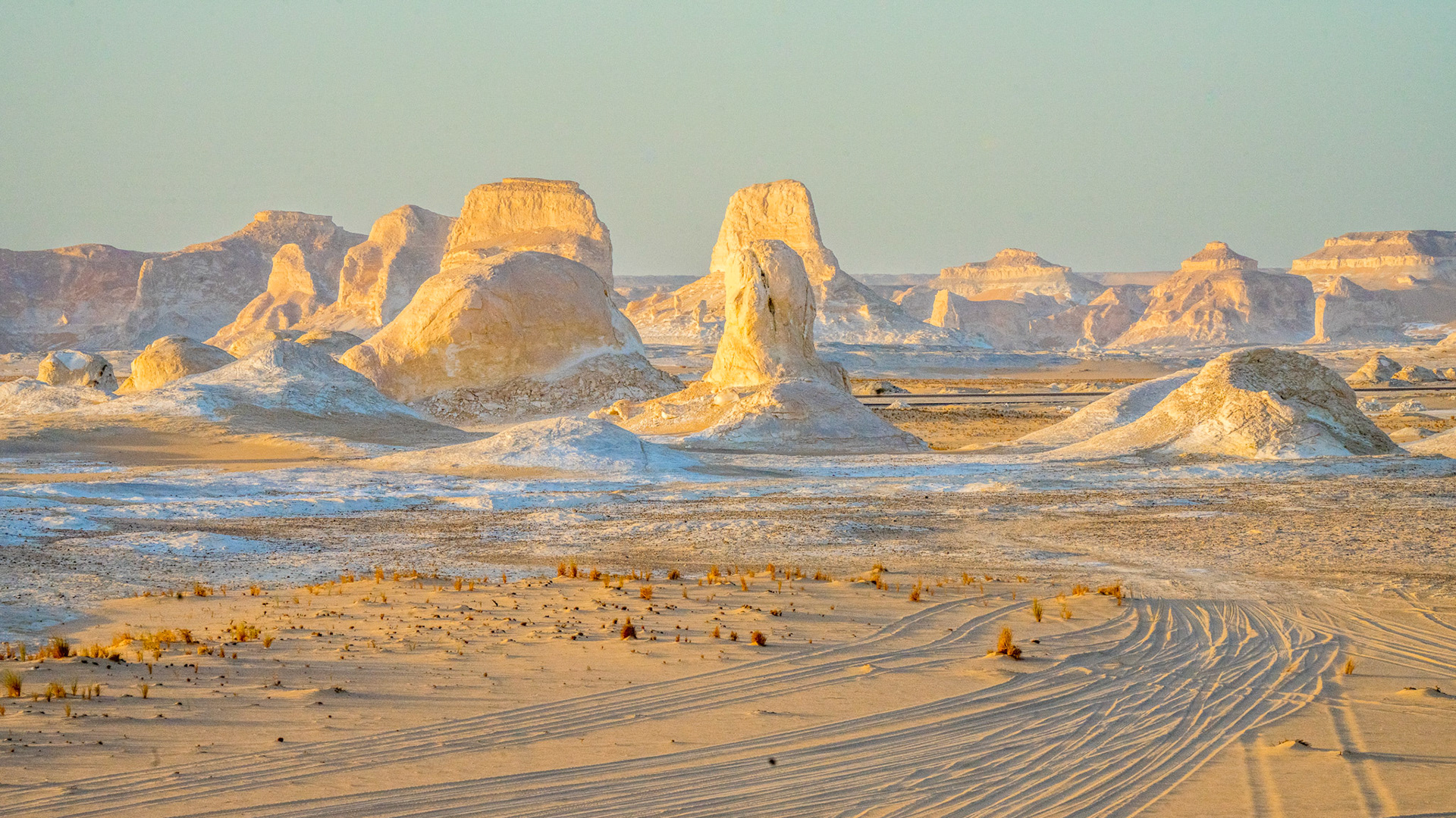 VWhite Desert VI