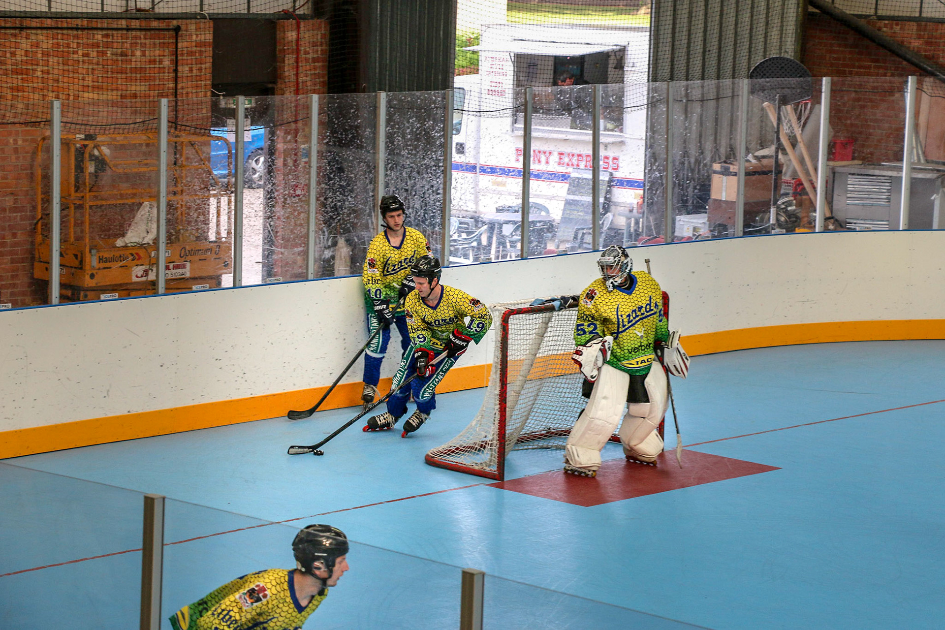 England 2015, Zack & Filip behind the goalie Michal Vich