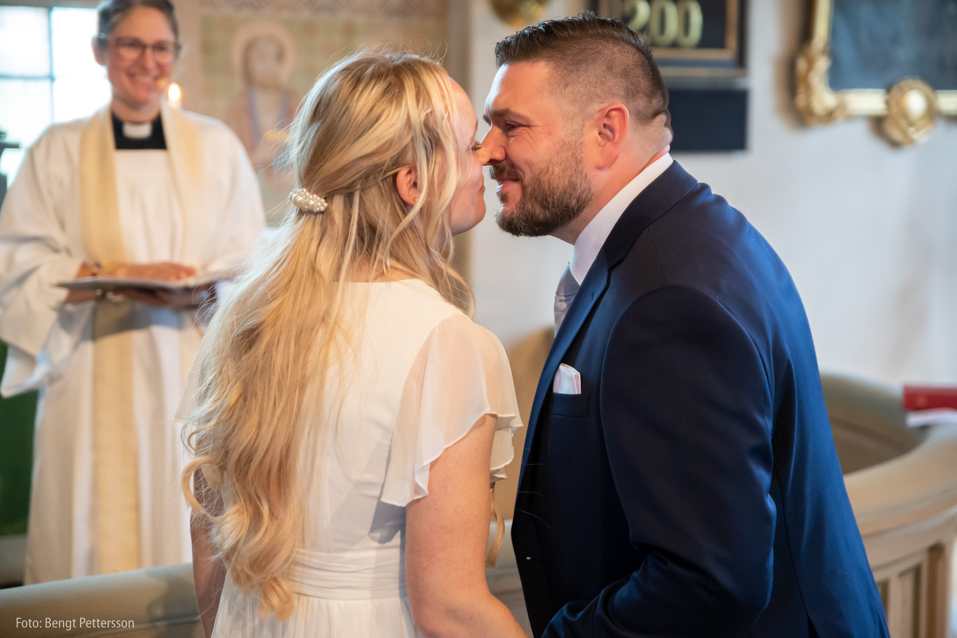 Josefin och Anders Lindström gifte sig i Hosjö kyrka sommaren 2024