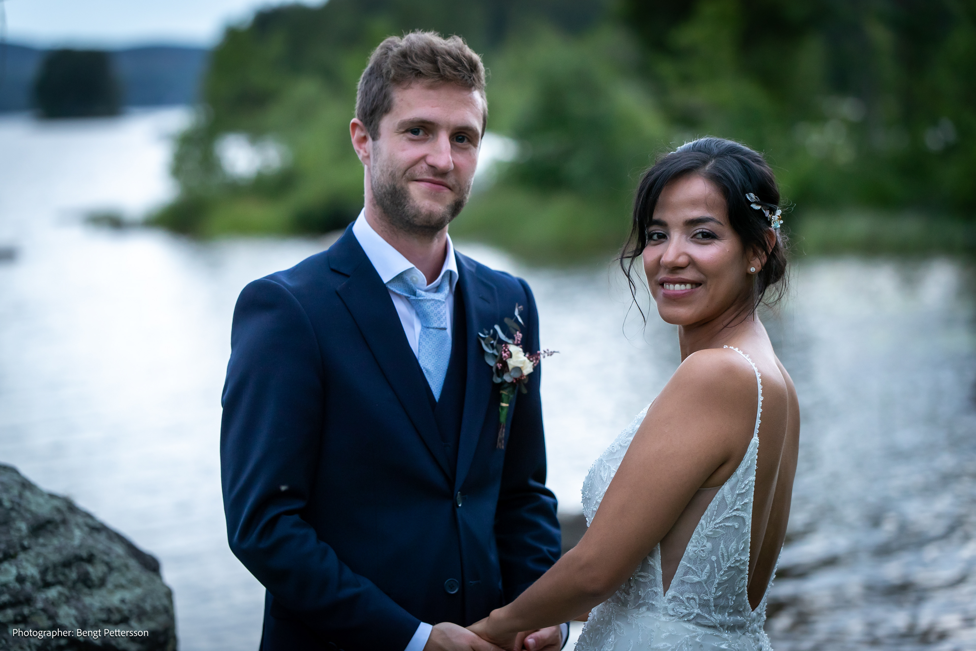 Vackert brudpar Filip och Dovannia Pettersson Barahona