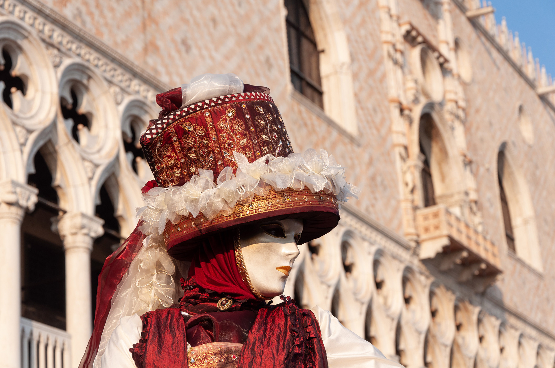 CARNIVAL MASK IN VENICE, ITALY