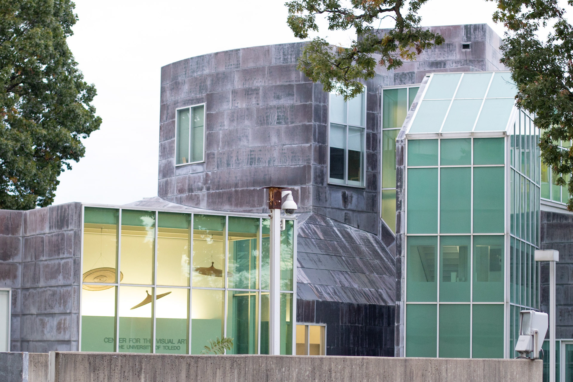 University of Toledo Center for the Visual Arts / Frank Gehry 93'