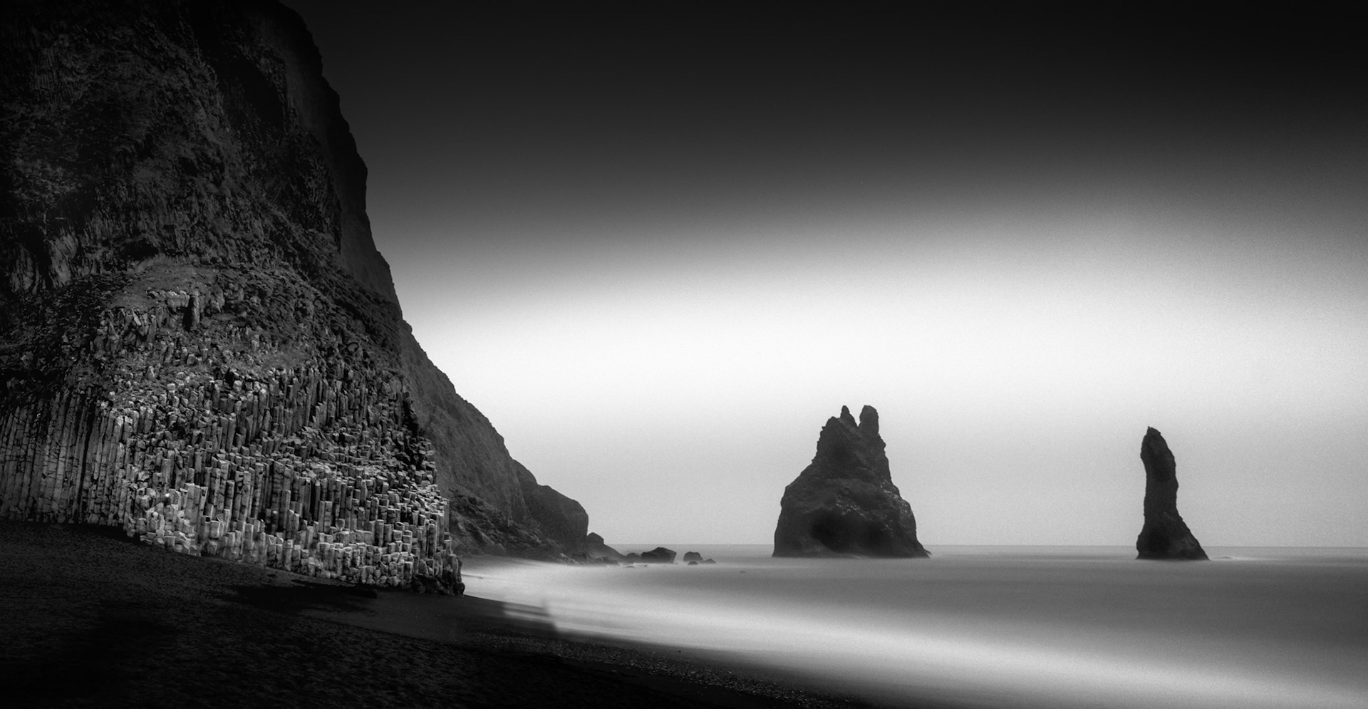 REYNISDRANGAR BEACH
