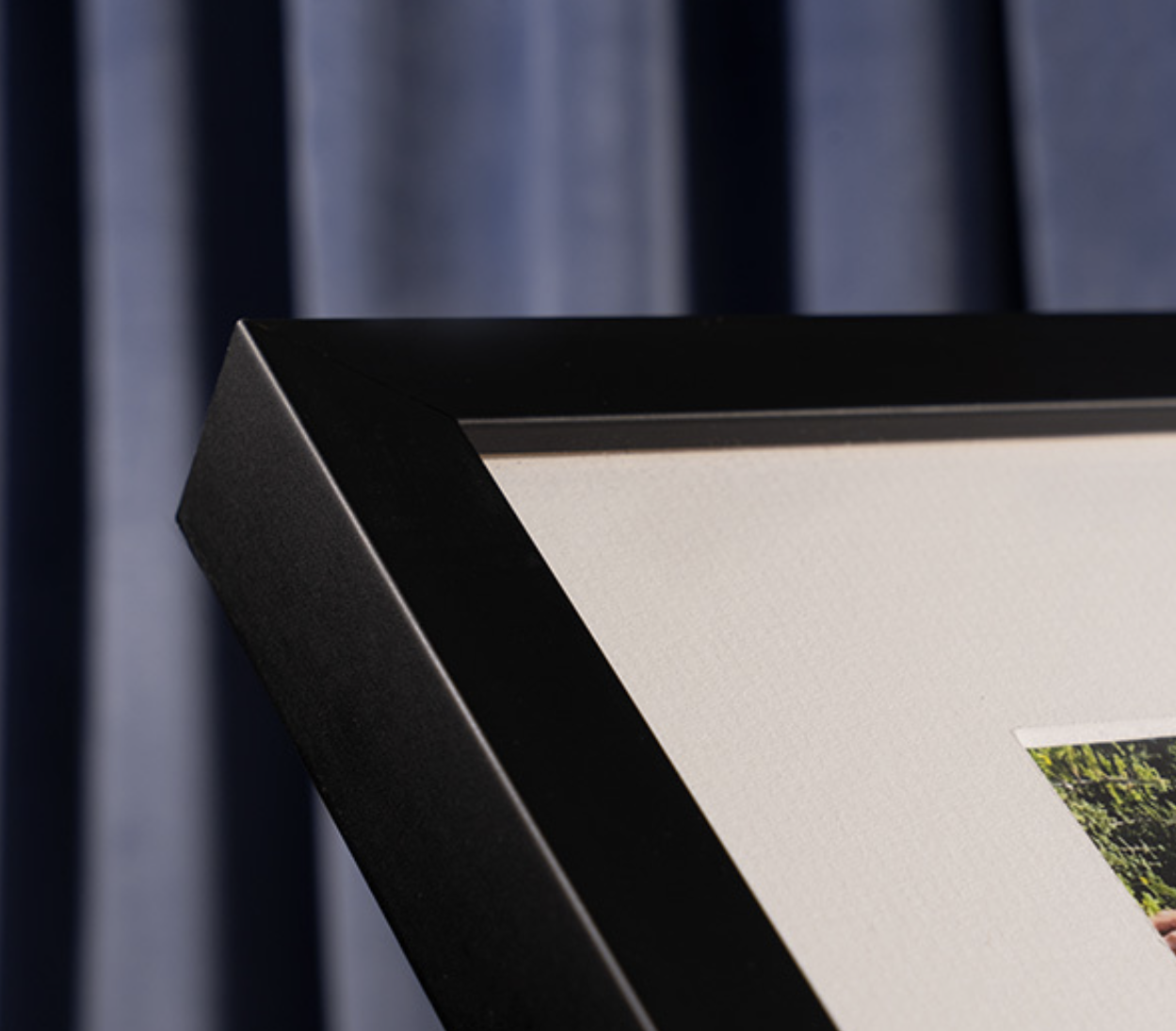 BLACK FRAME WITH WHITE MAT