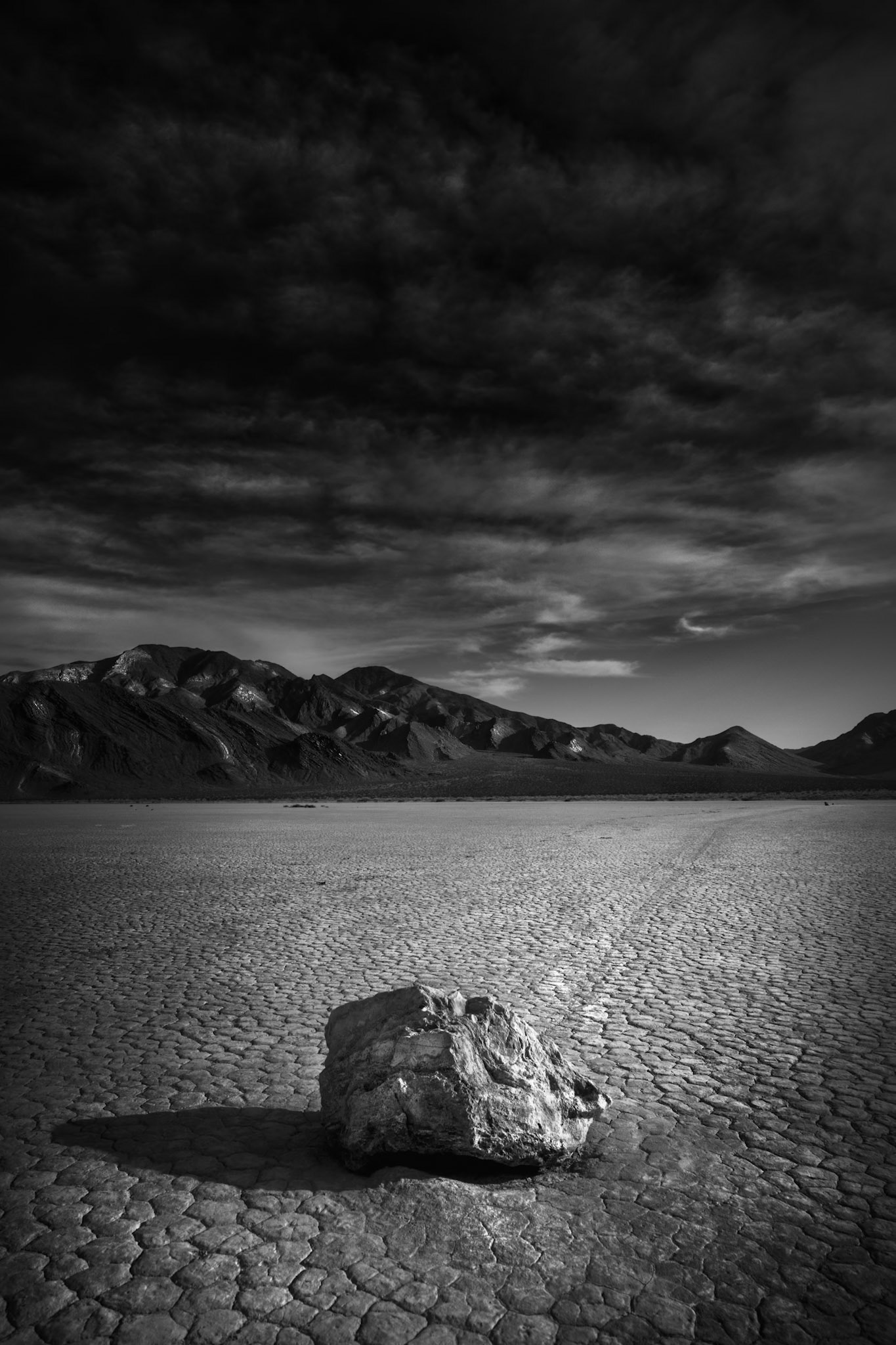 SAILING ROCKS OF RACETRACK PLAYA