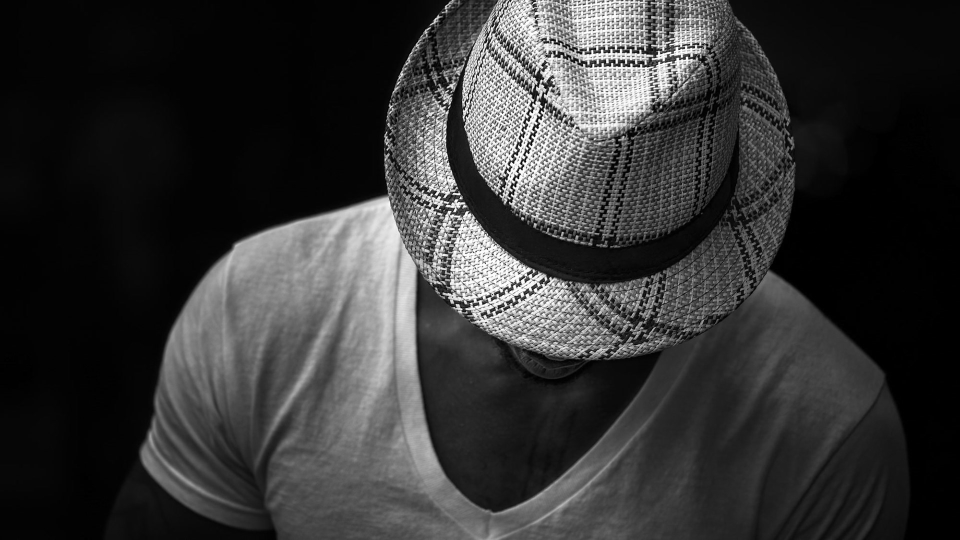 MYSTERY MAN IN A HAT | LITTLE 5 POINTS