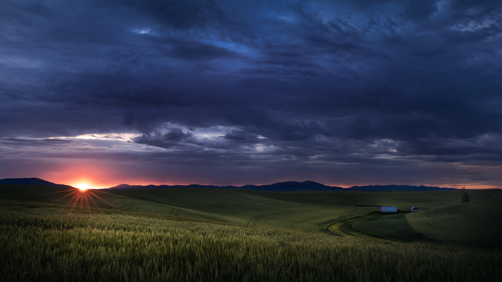 SUNRISE OVER PALOUSE
